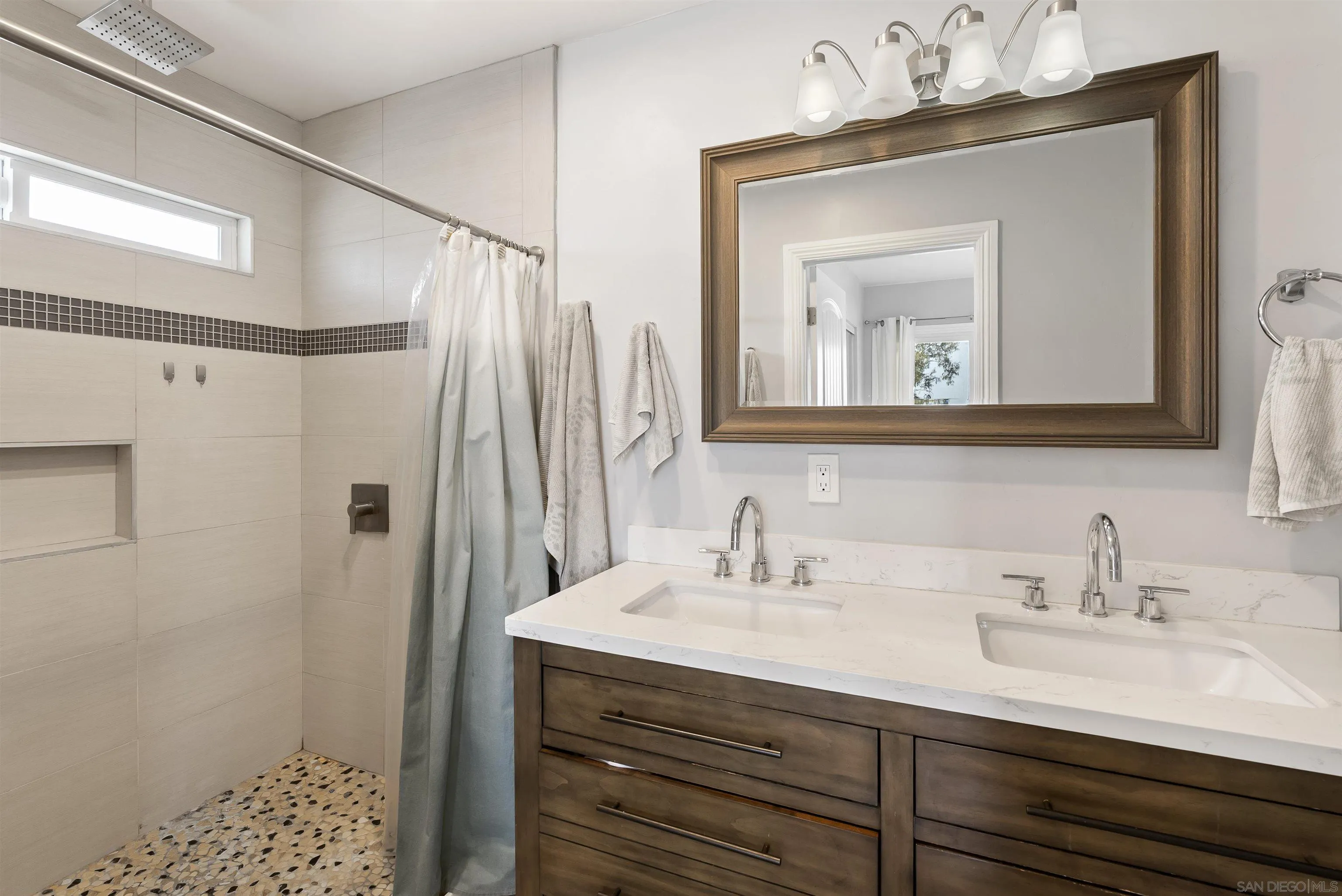 https://cdn.realtyfeed.com/cdn/127/260013545/7e25f3a09d091071f18de9bbc0383407.webp
