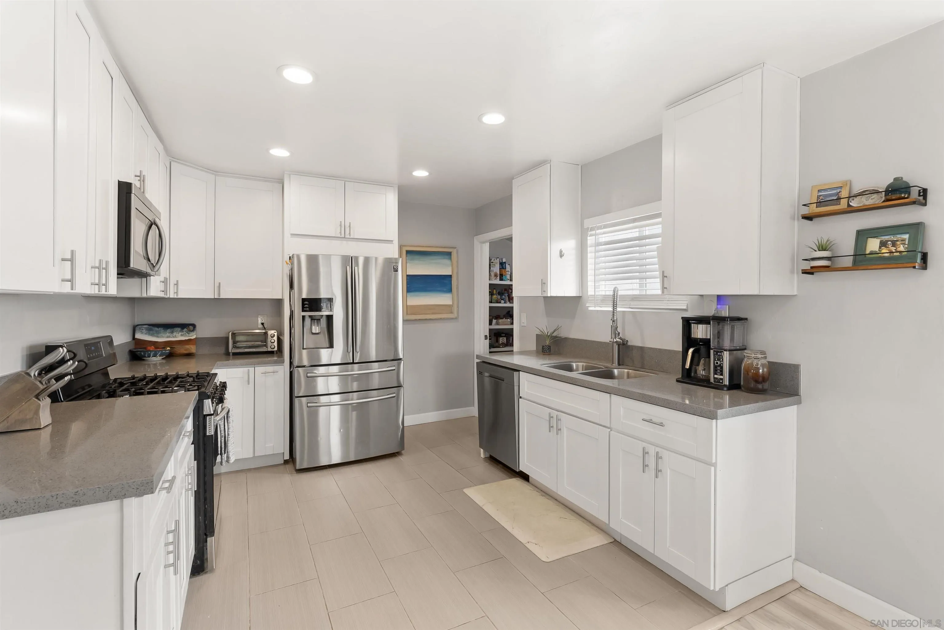 https://cdn.realtyfeed.com/cdn/127/260013545/8df317763b7ba7625c64d0478b329258.webp