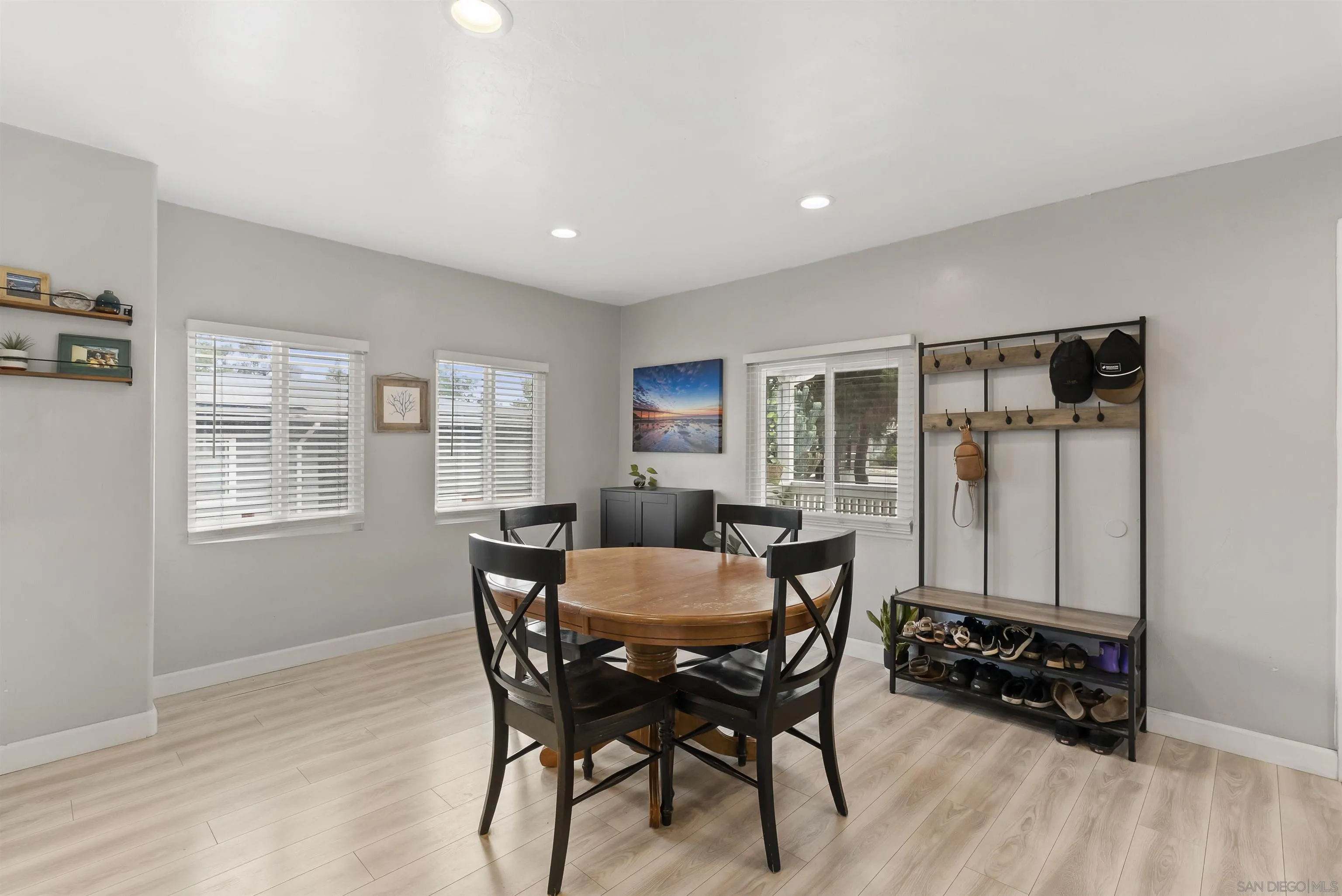 https://cdn.realtyfeed.com/cdn/127/260013545/a267e57277cc849b52e8b5a370915669.webp