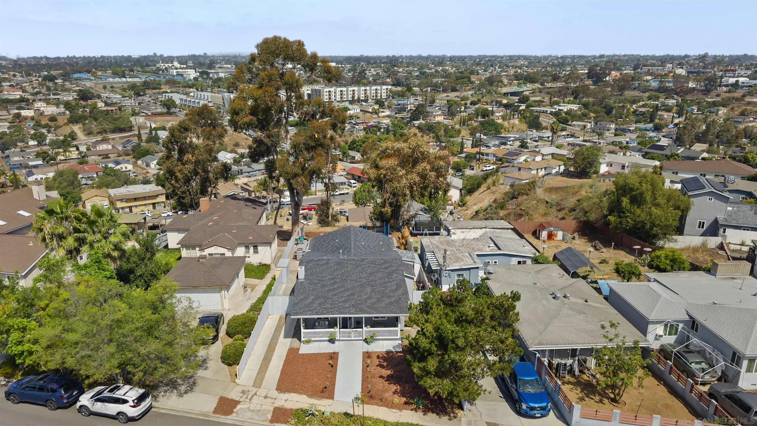 https://cdn.realtyfeed.com/cdn/127/260013545/b9a3707396eaf4f43fec23ae18eec884.webp