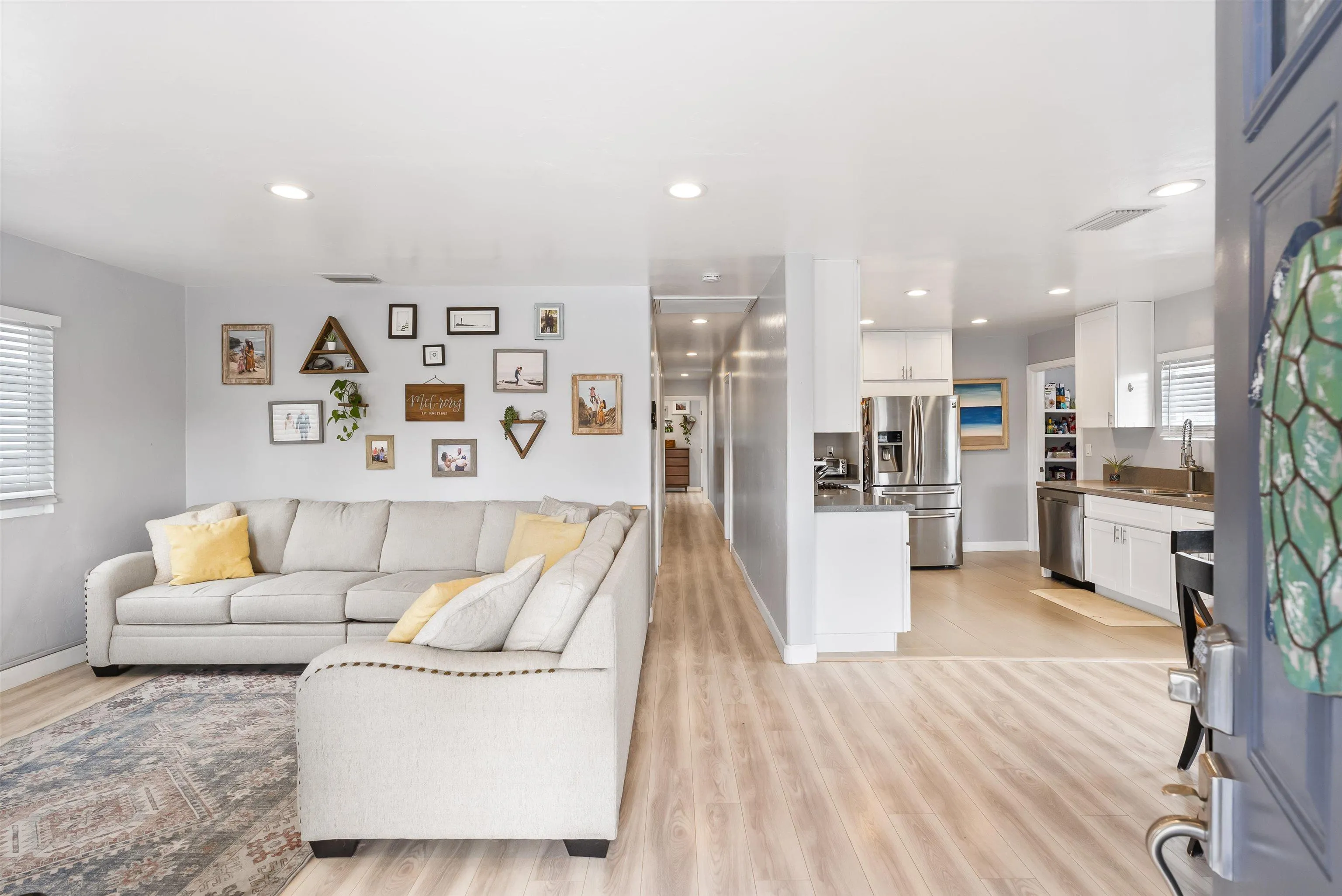 https://cdn.realtyfeed.com/cdn/127/260013545/c9ce60d40f30c4187d42add85ec6e1f6.webp