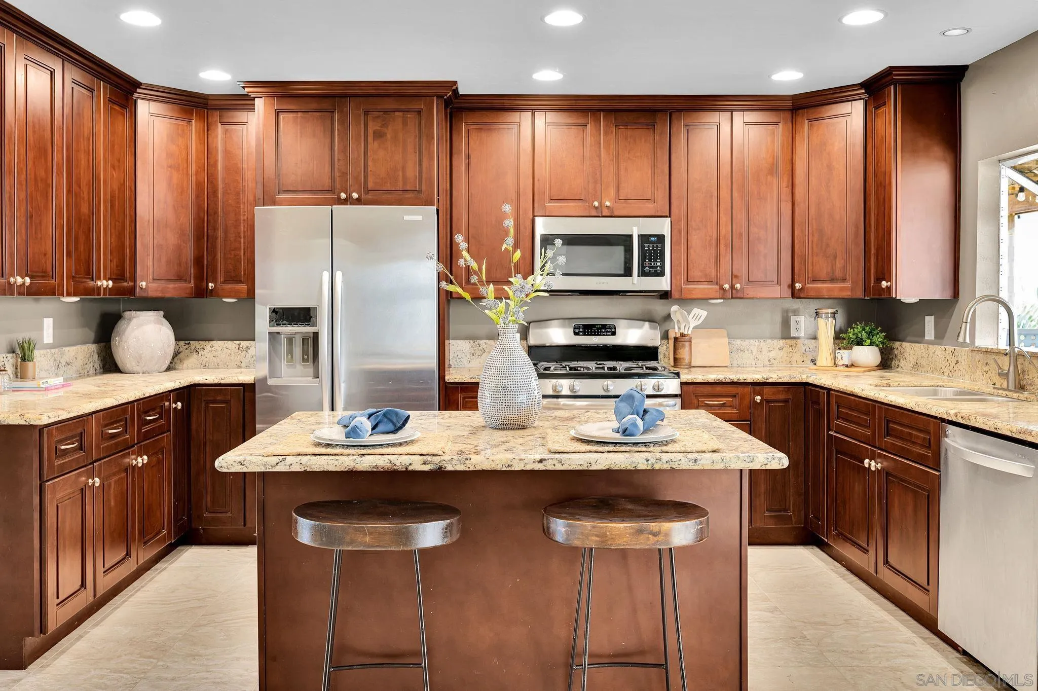 https://cdn.realtyfeed.com/cdn/127/260013549/0124cd8b01abcf3e0eafe437d698ef14.webp