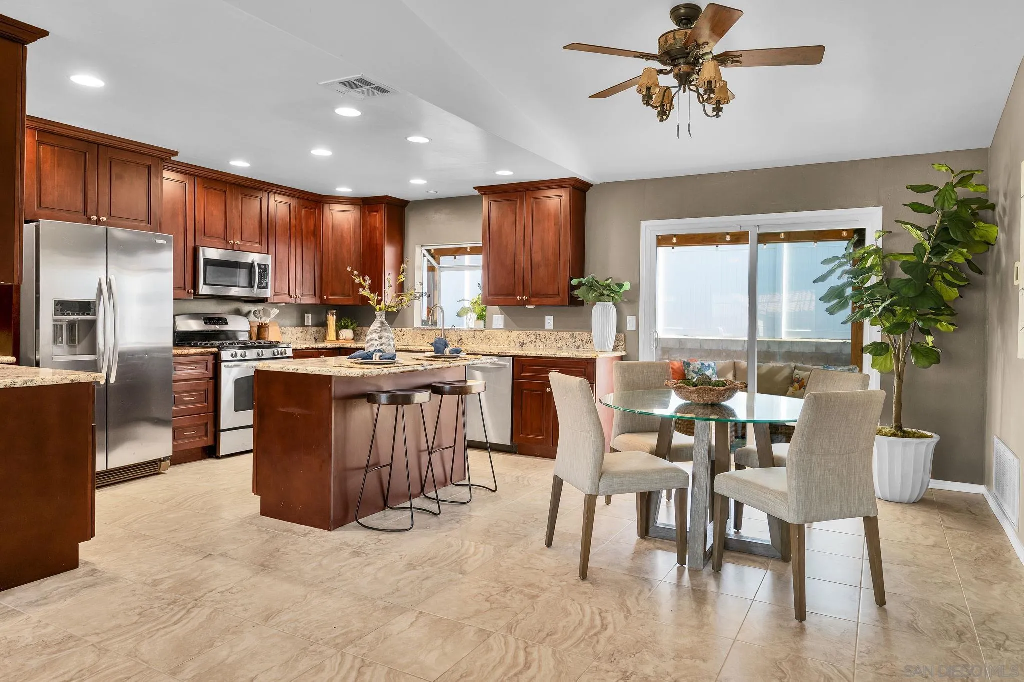 https://cdn.realtyfeed.com/cdn/127/260013549/365b4d526f4792f7c736c218995f5b5f.webp