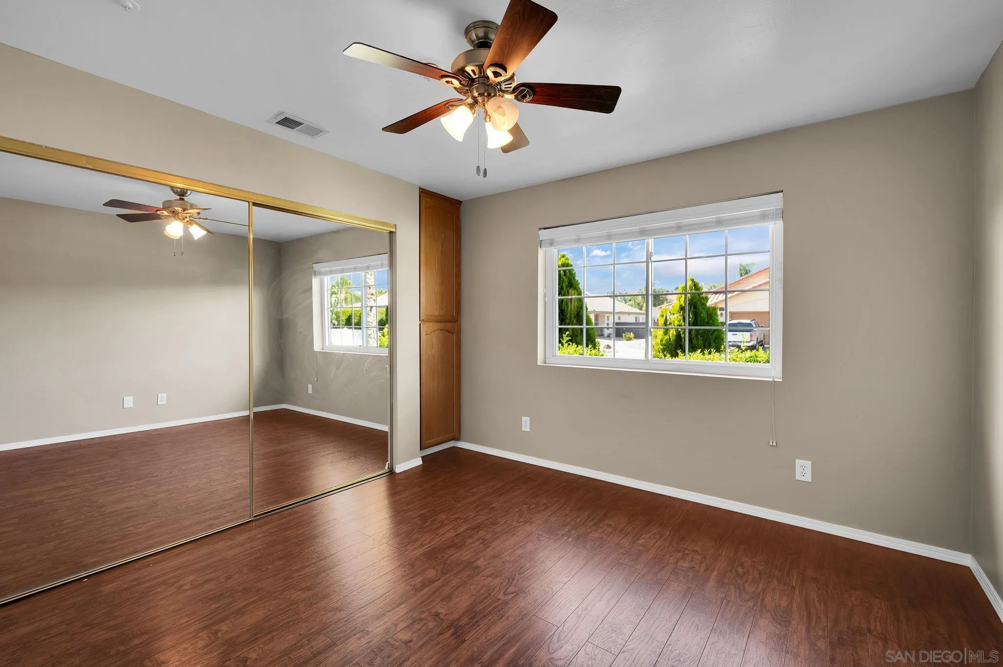 https://cdn.realtyfeed.com/cdn/127/260013549/6052626574c929c2837b81acdc5201fc.webp