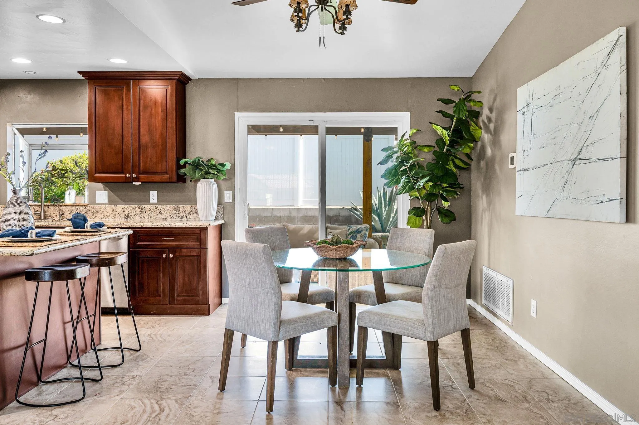 https://cdn.realtyfeed.com/cdn/127/260013549/836ca530e9371508dee6894f32a4d6c0.webp