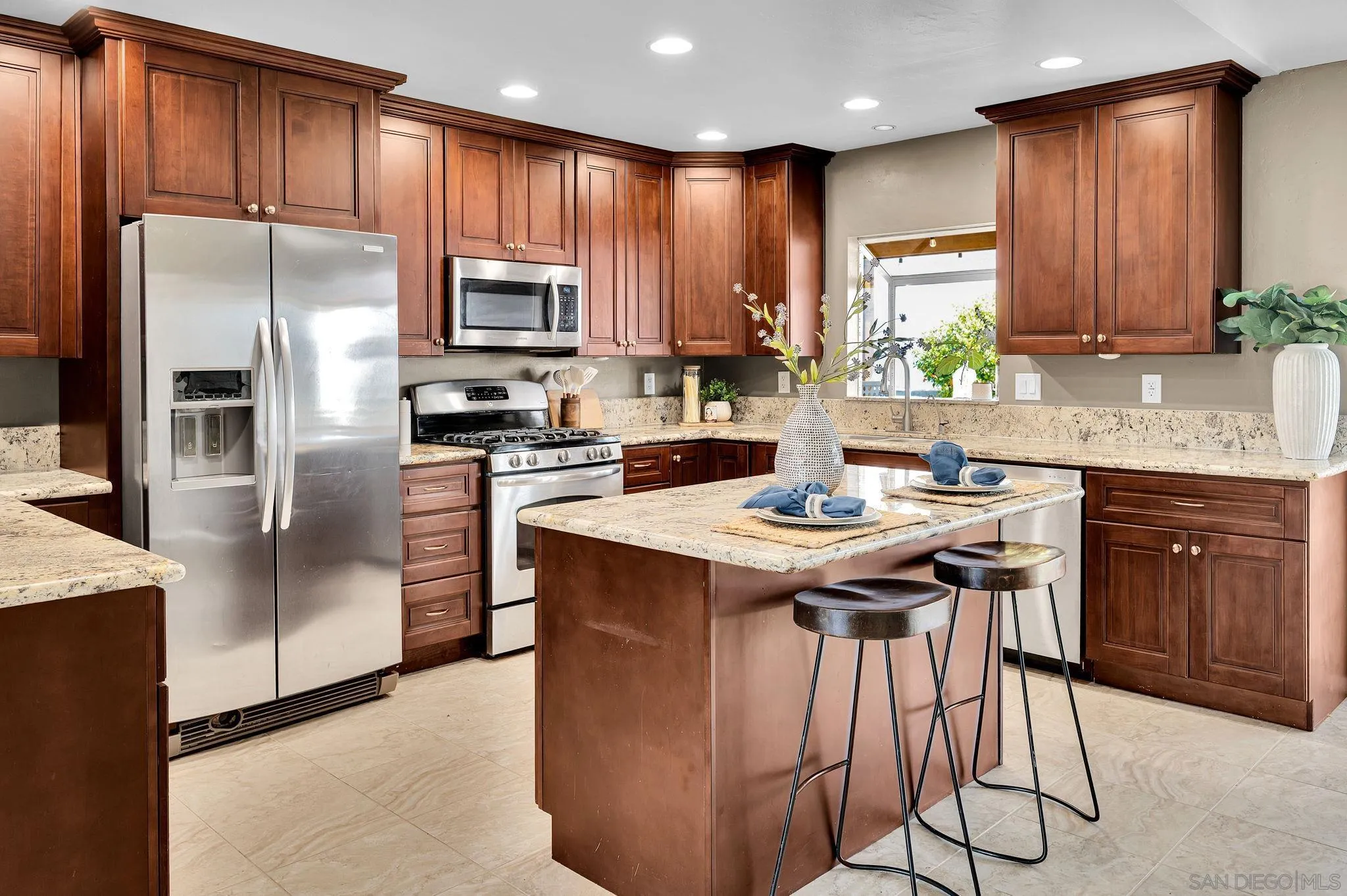 https://cdn.realtyfeed.com/cdn/127/260013549/9bdca5be11e6aee5e82dd59687a7aad8.webp