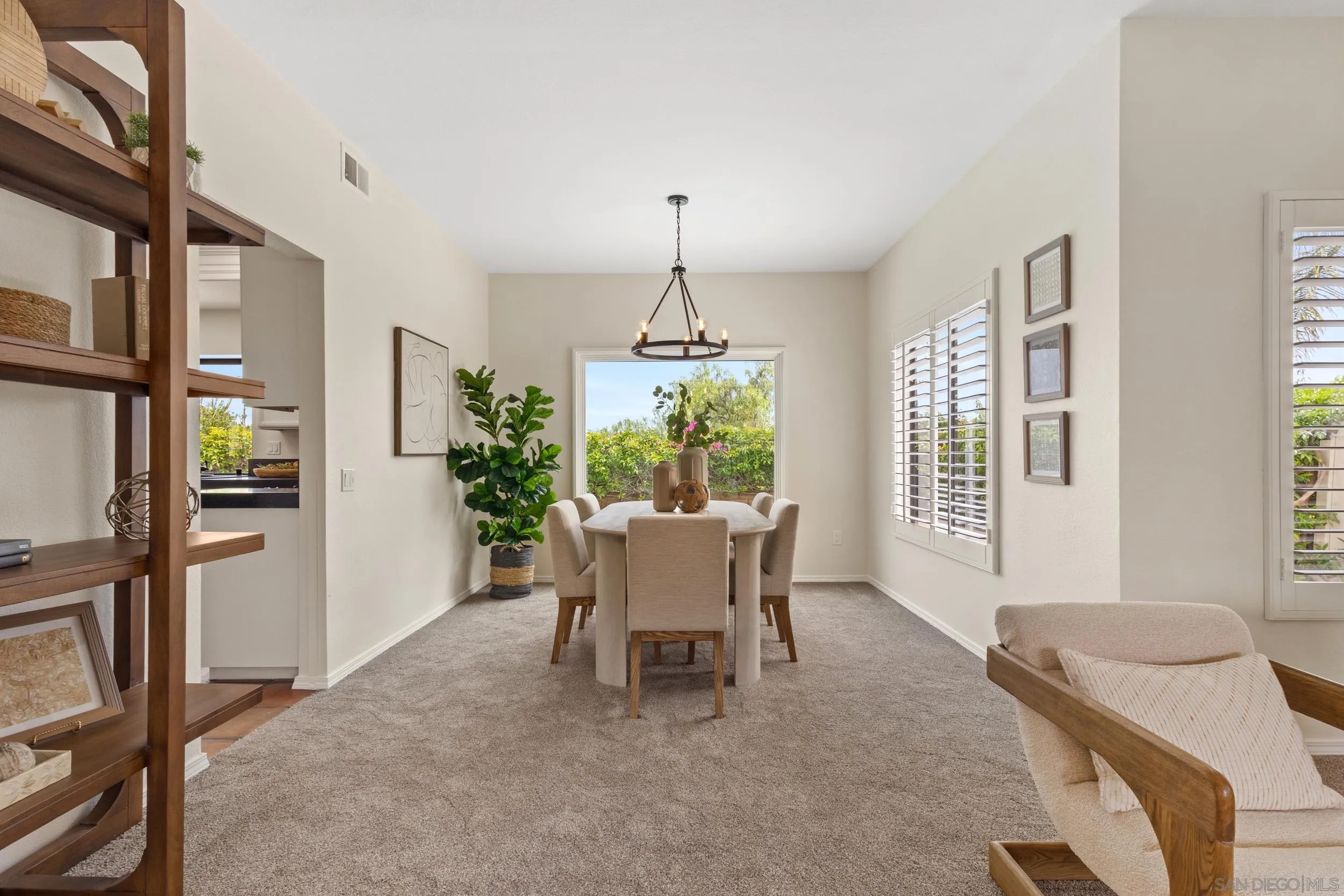 https://cdn.realtyfeed.com/cdn/127/260013551/13ef3e2a25245c1b33c251709ff87b9f.webp