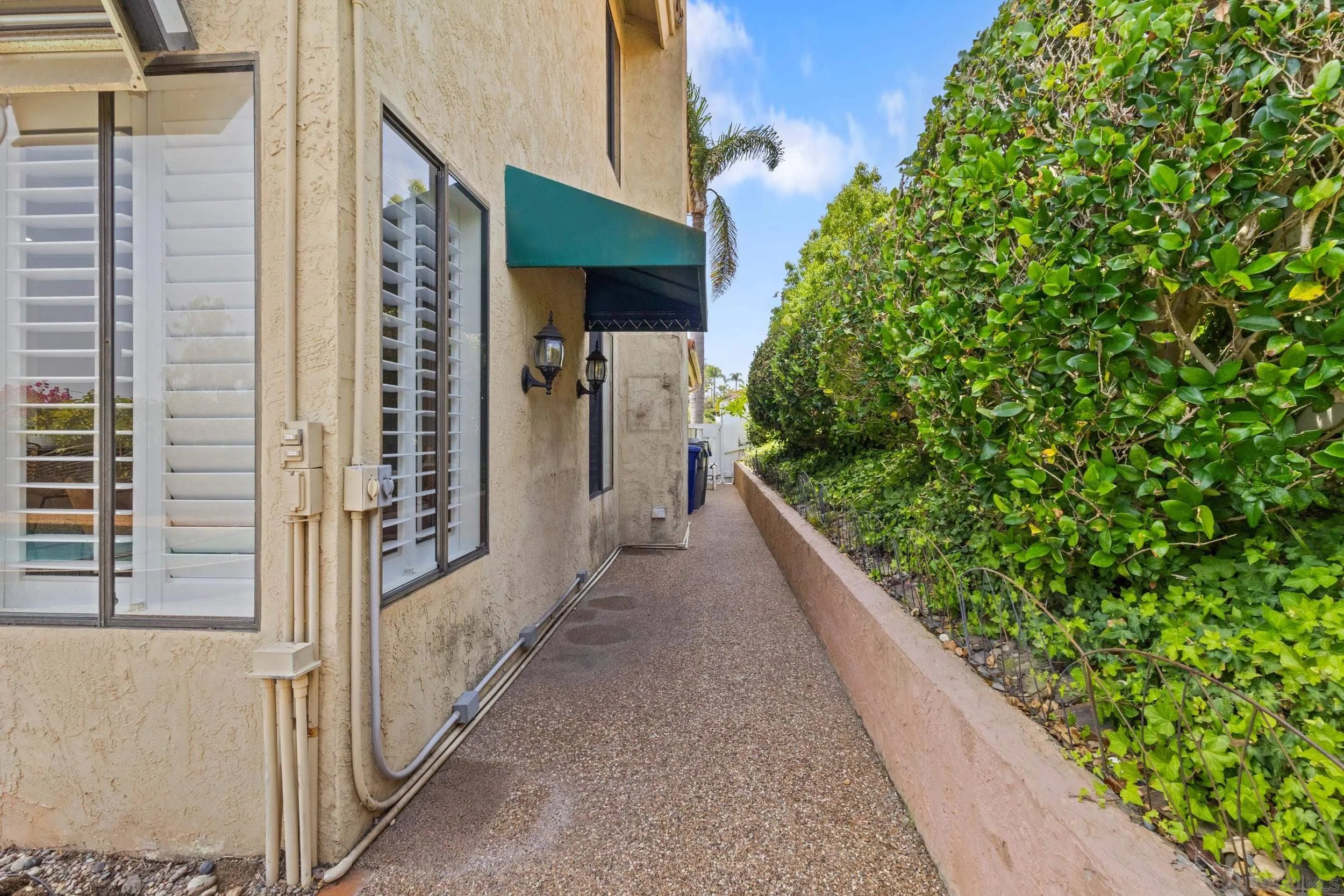 https://cdn.realtyfeed.com/cdn/127/260013551/229313439f8cc9d6a89041c1dda9a5e9.webp