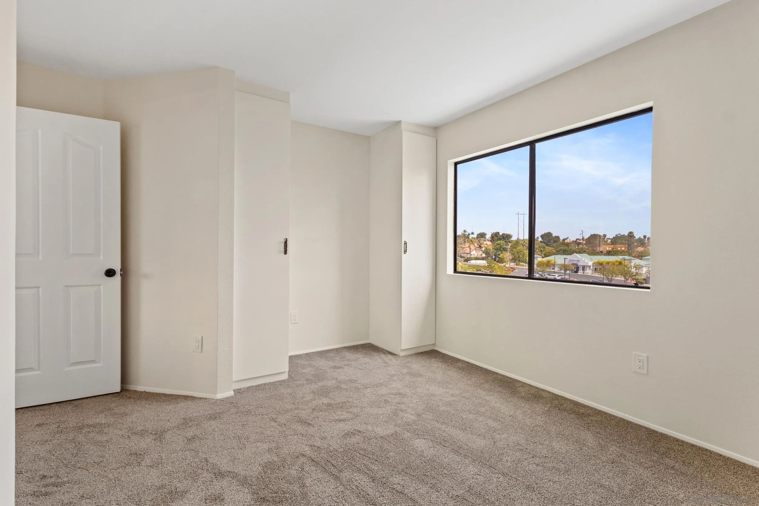 https://cdn.realtyfeed.com/cdn/127/260013551/60054e278a3f2f3a6133822ef138bf4d.webp