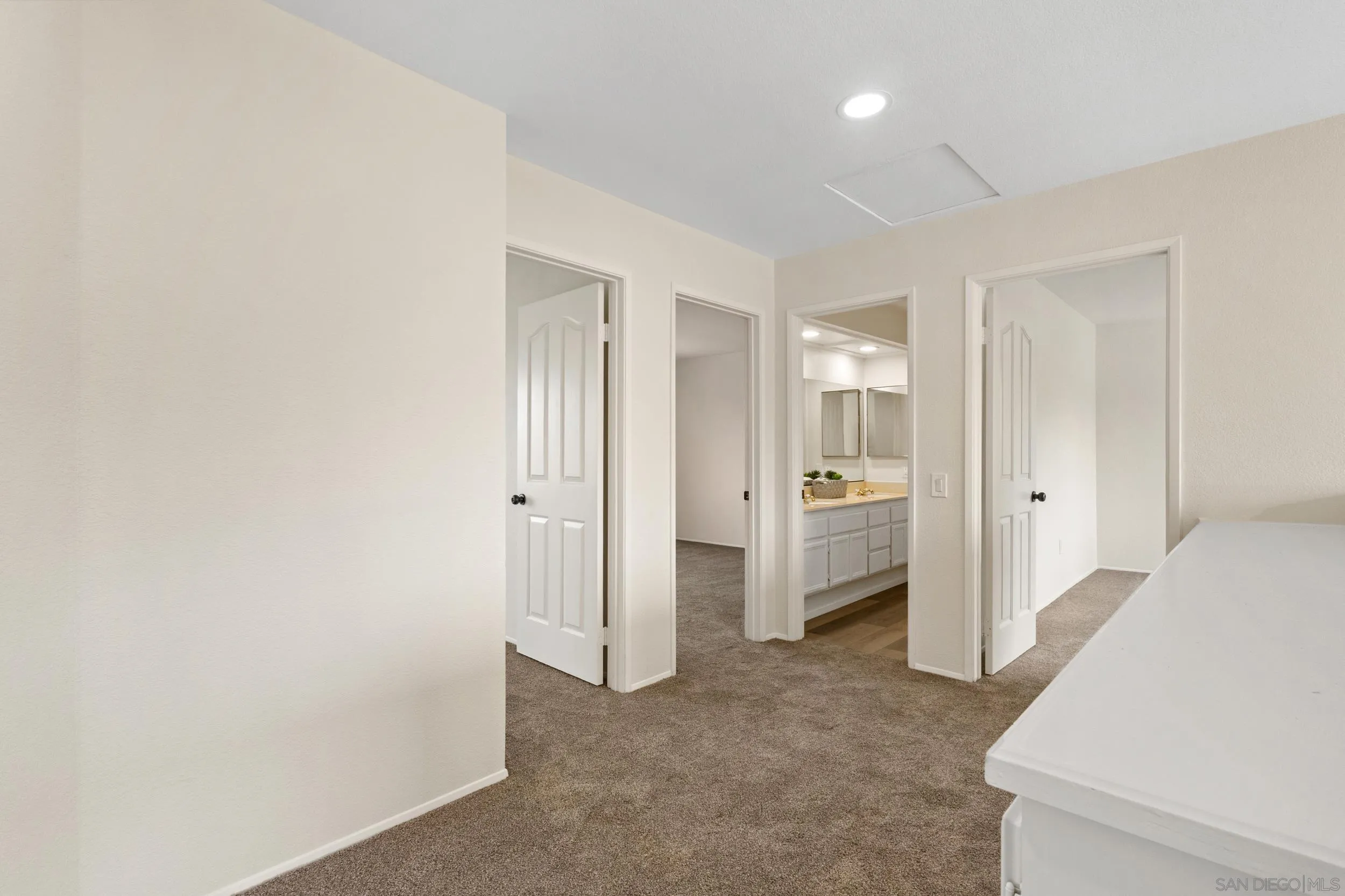 https://cdn.realtyfeed.com/cdn/127/260013551/731c4c3a22cf4177e1498601107f7cee.webp