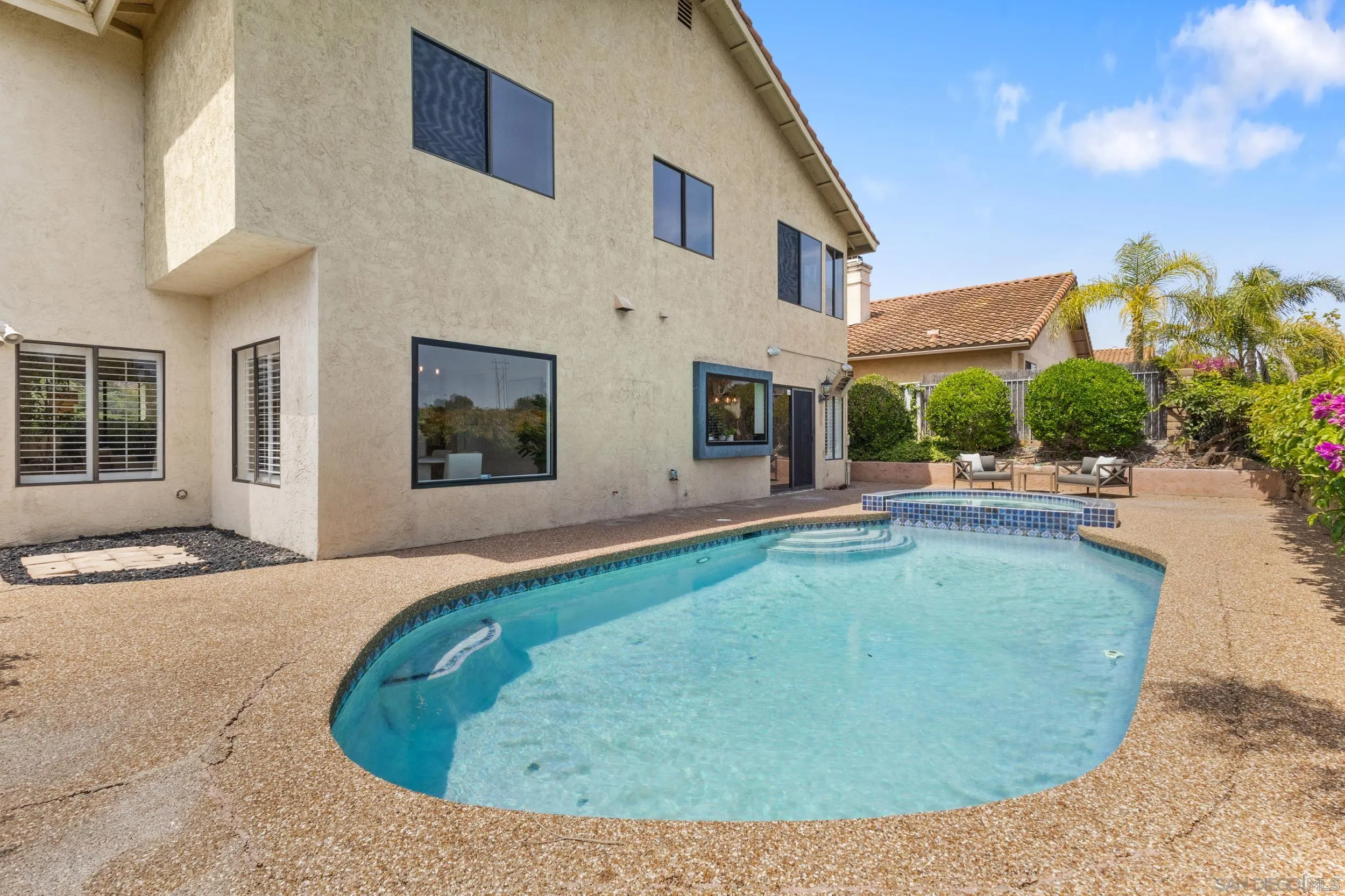 https://cdn.realtyfeed.com/cdn/127/260013551/fab68774792ea43df1096bb4c8282c49.webp