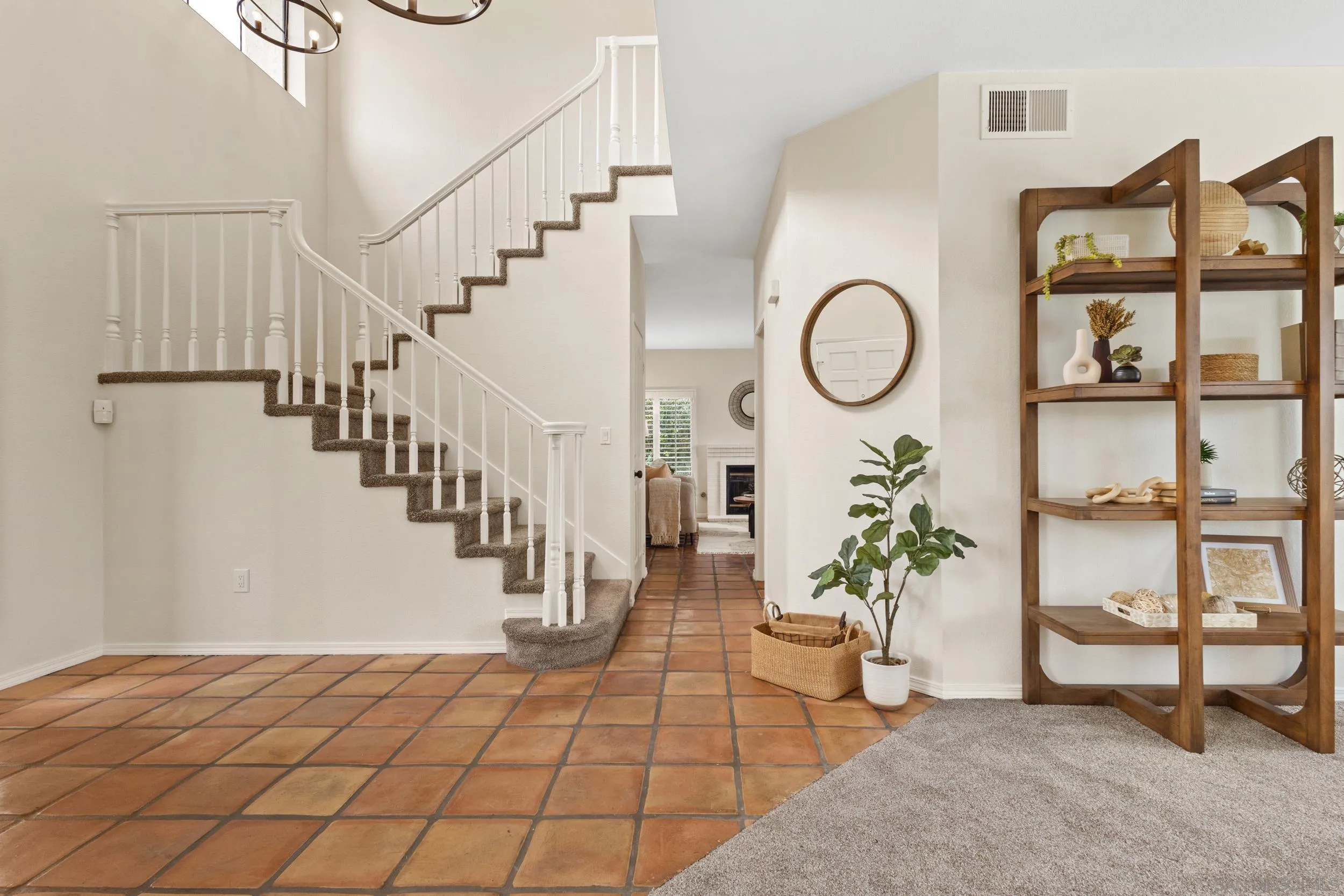 https://cdn.realtyfeed.com/cdn/127/260013551/fc94c8b06ed4af3cc79c0b1271d5730f.webp
