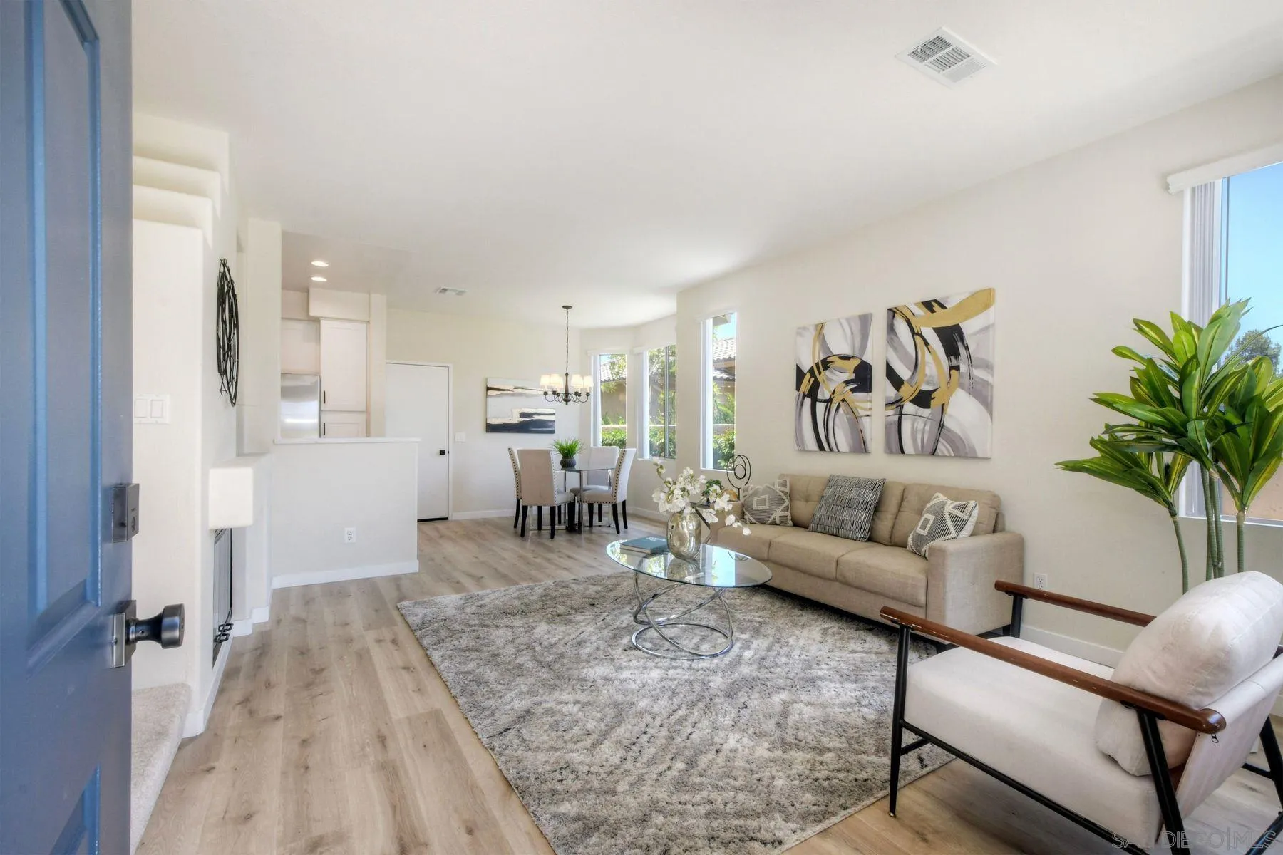 Photo #8: 260013556 Listing: Photo #8