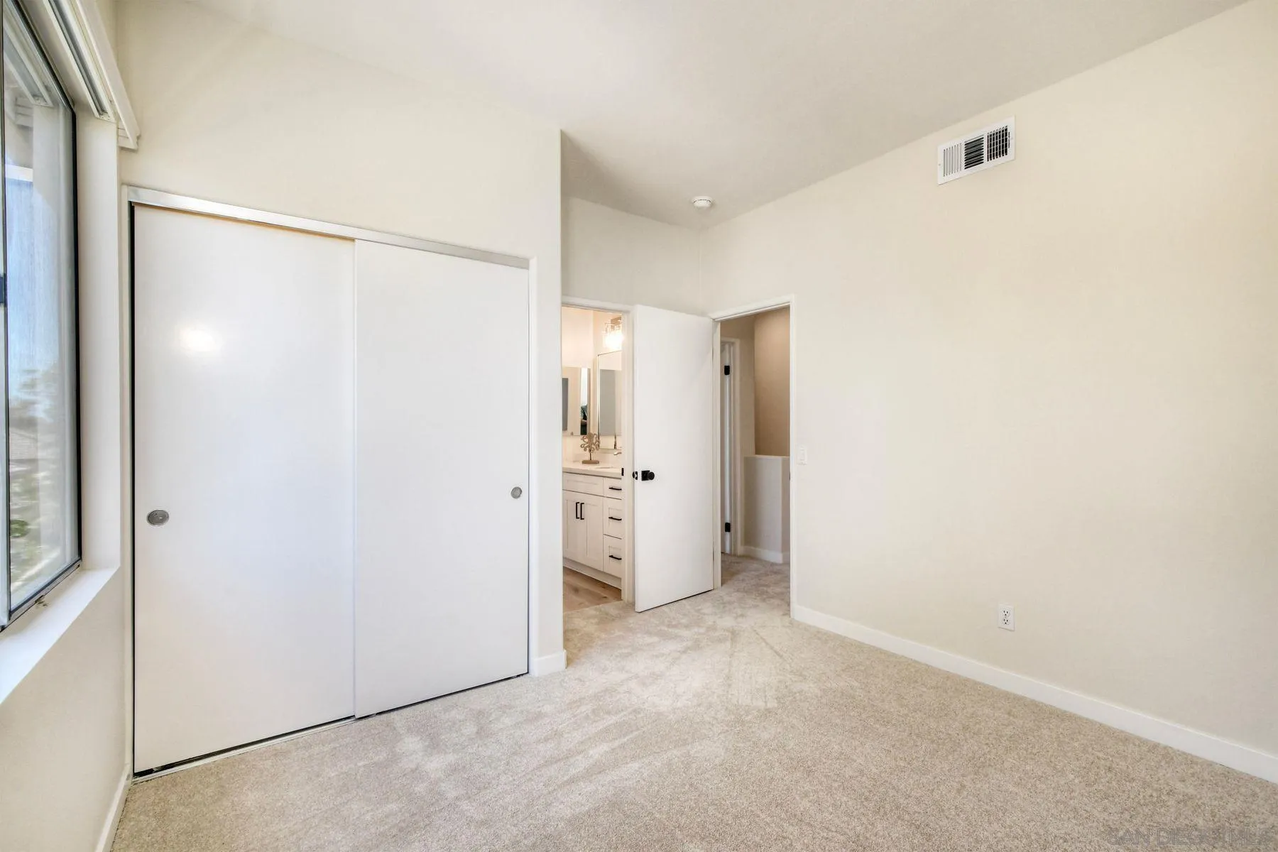 Photo #27: 260013556 Listing: Photo #27