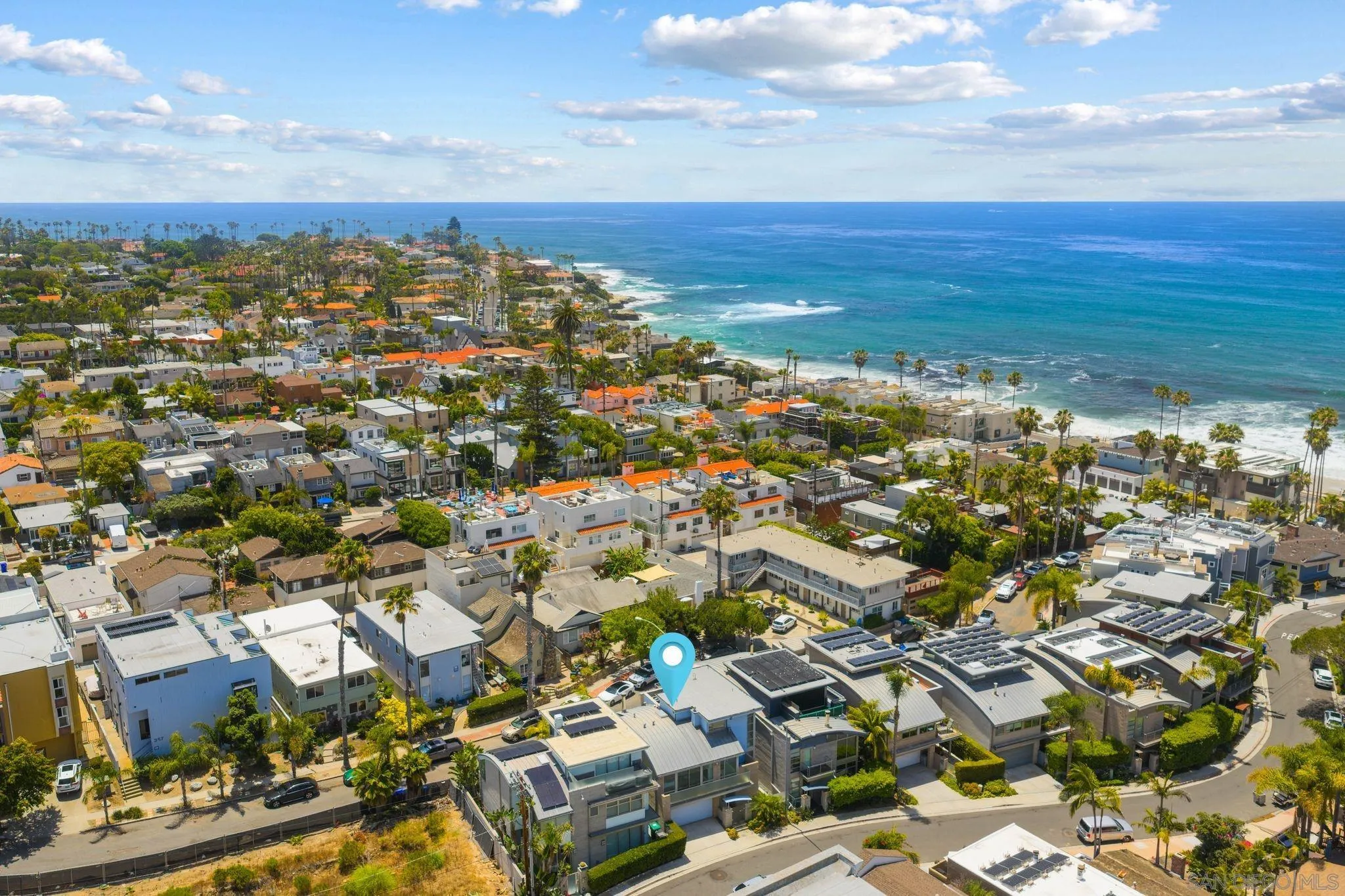 https://cdn.realtyfeed.com/cdn/127/260013557/2fe56647ff9f66f2174623a0195dd1fd.webp