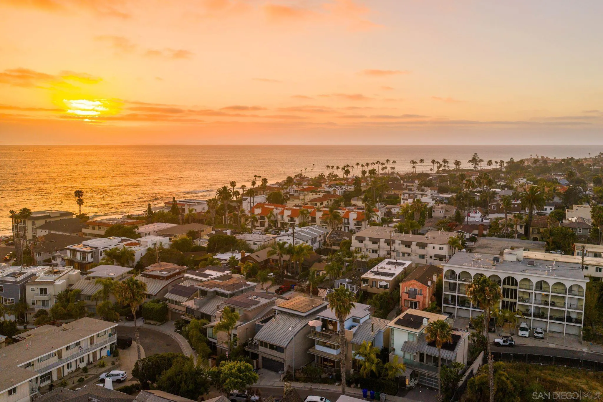https://cdn.realtyfeed.com/cdn/127/260013557/4c99c2f0ce0d86ab30cd2bfa34392cb1.webp