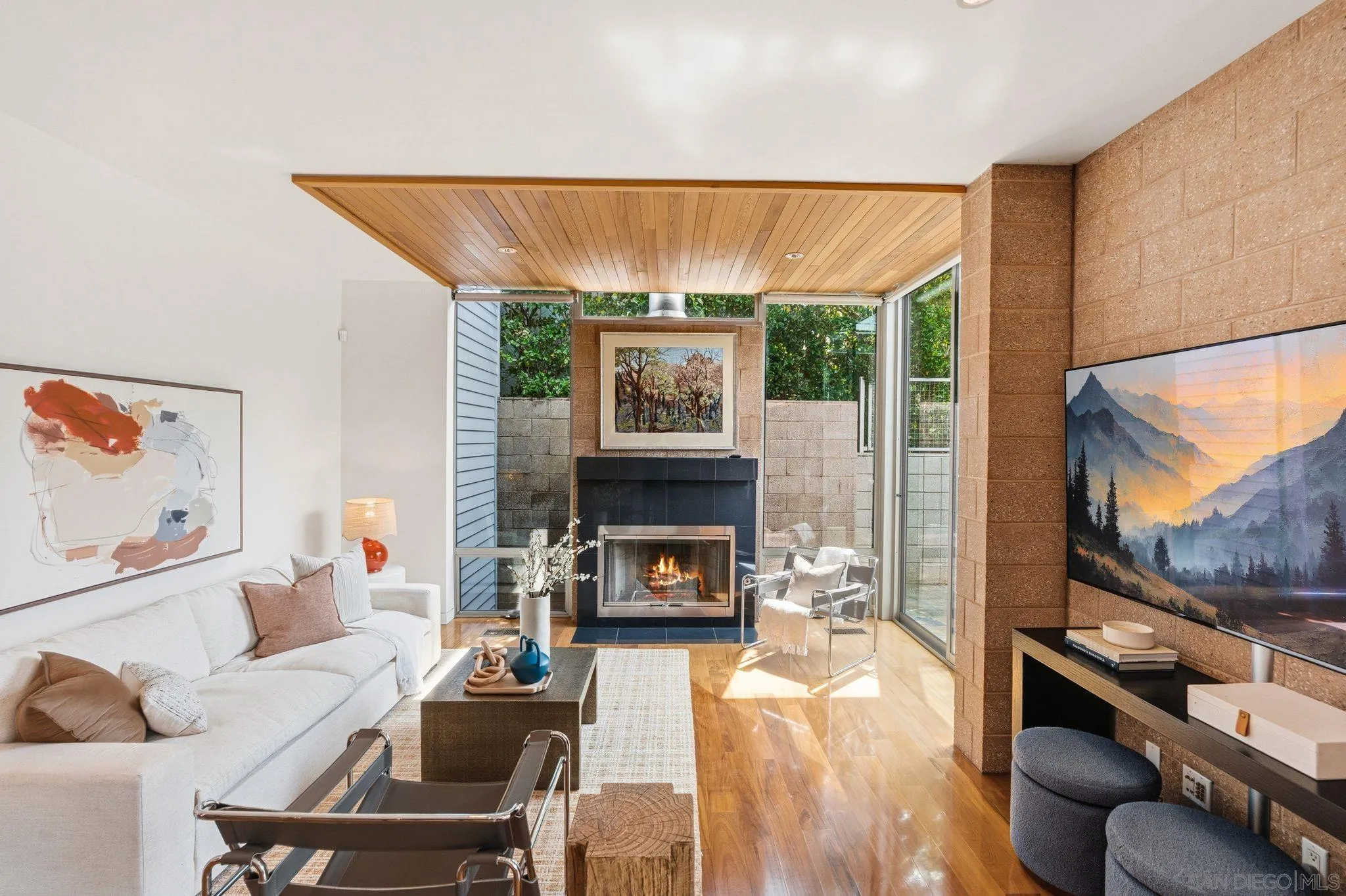https://cdn.realtyfeed.com/cdn/127/260013557/4cb0c977e3fc9db5e034d17b1746fca9.webp
