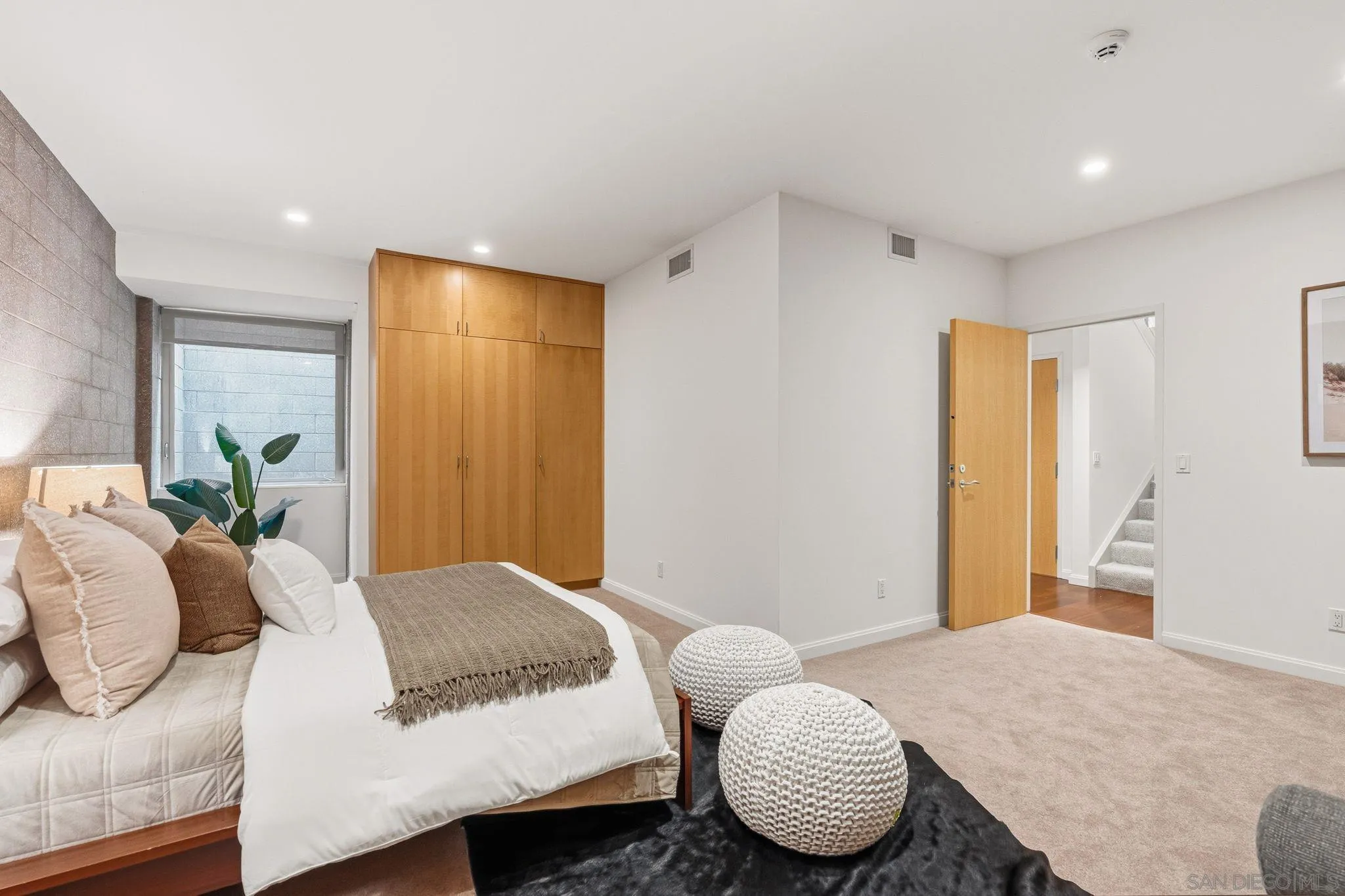https://cdn.realtyfeed.com/cdn/127/260013557/54819232ce25ac72702ebdfc73e9b040.webp