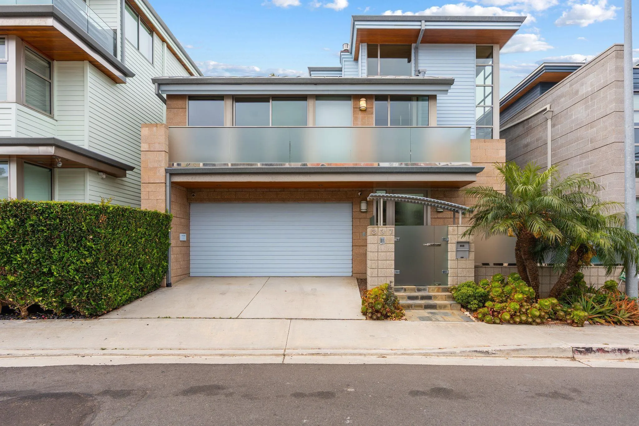 https://cdn.realtyfeed.com/cdn/127/260013557/765f7bfc200be0efa4bea35b908dcc53.webp