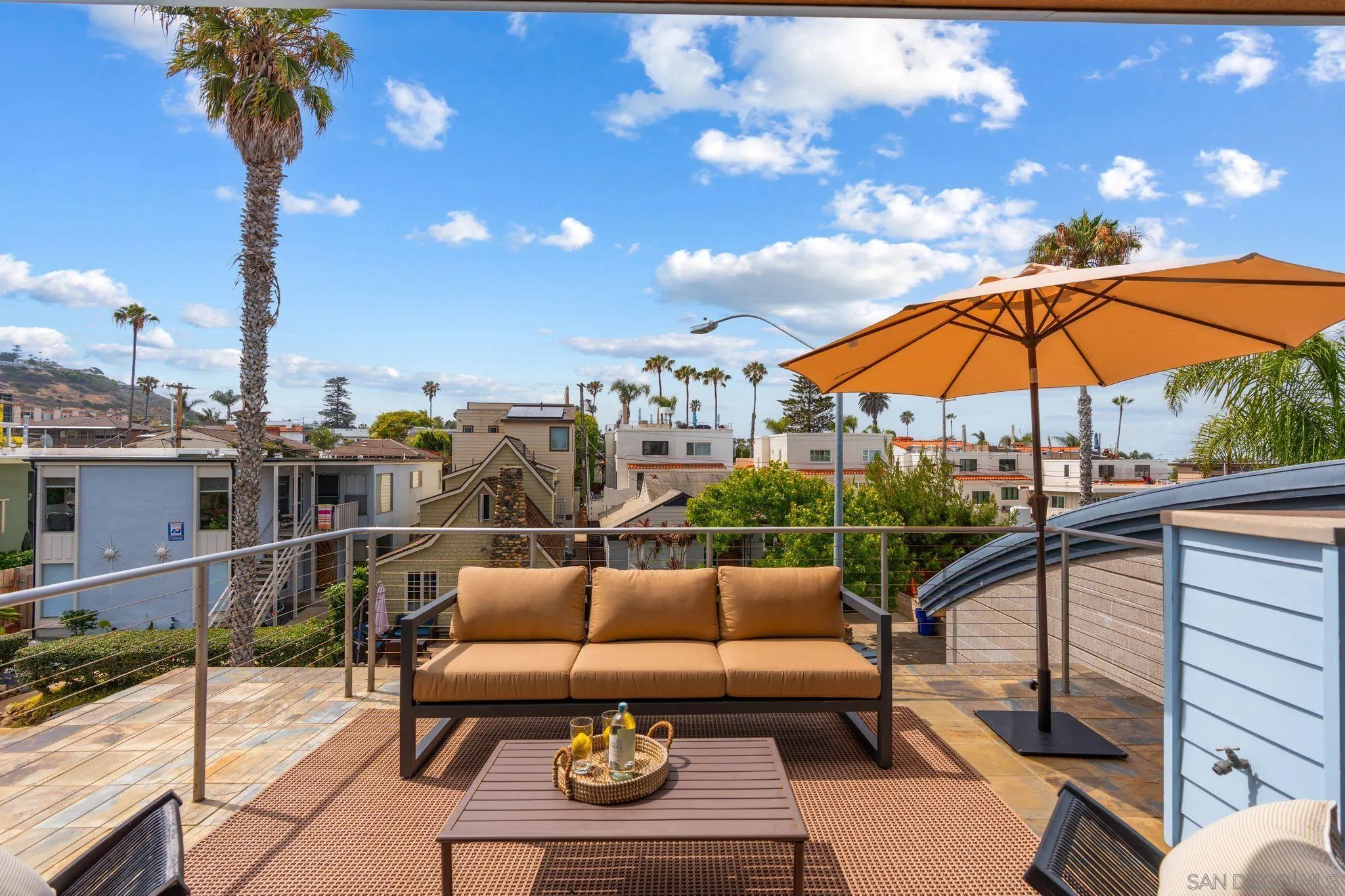 https://cdn.realtyfeed.com/cdn/127/260013557/92604e971b45876af67e45a094462dcf.webp