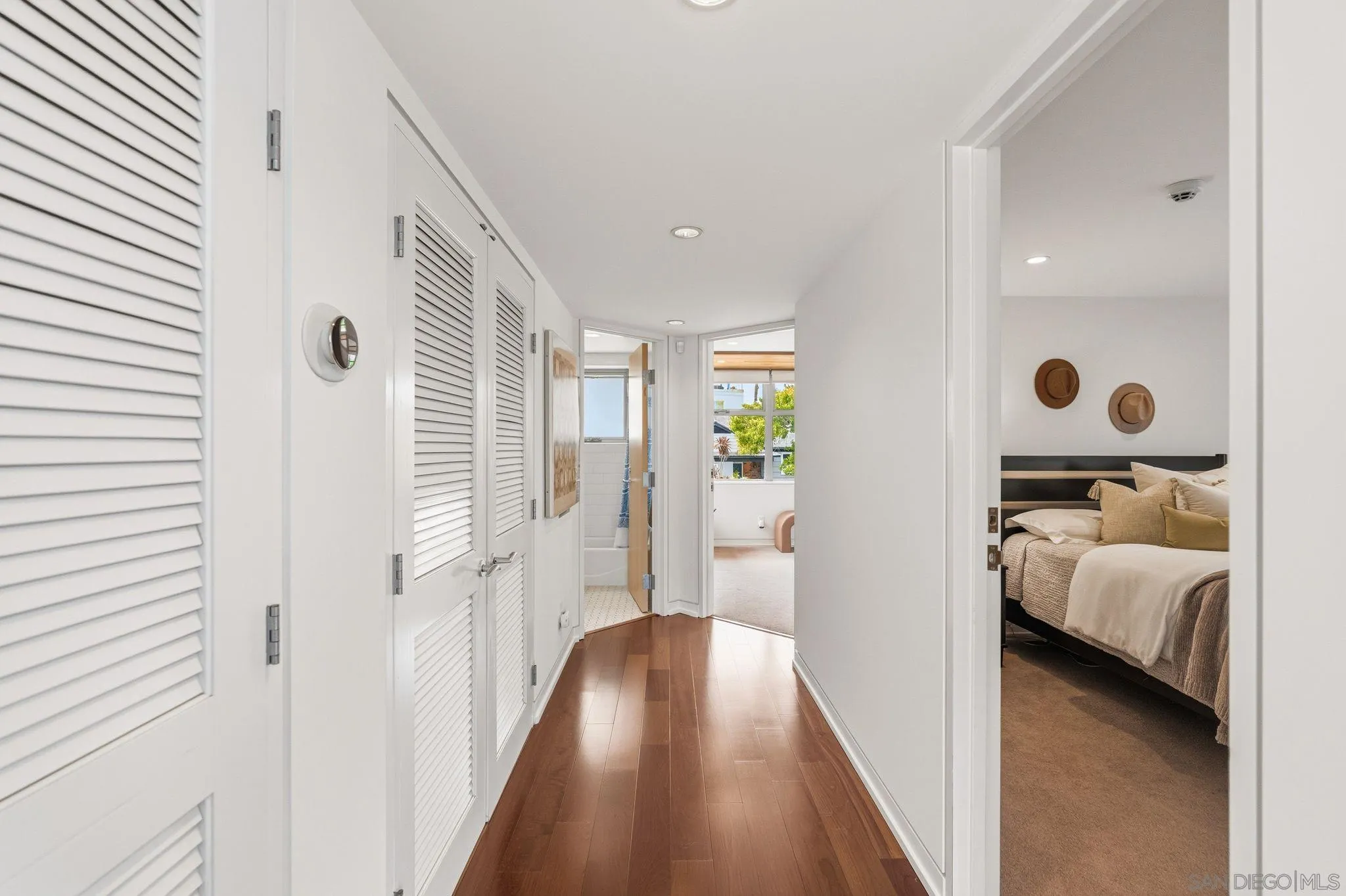 https://cdn.realtyfeed.com/cdn/127/260013557/a7858bc425267f44172cc67914626aa2.webp