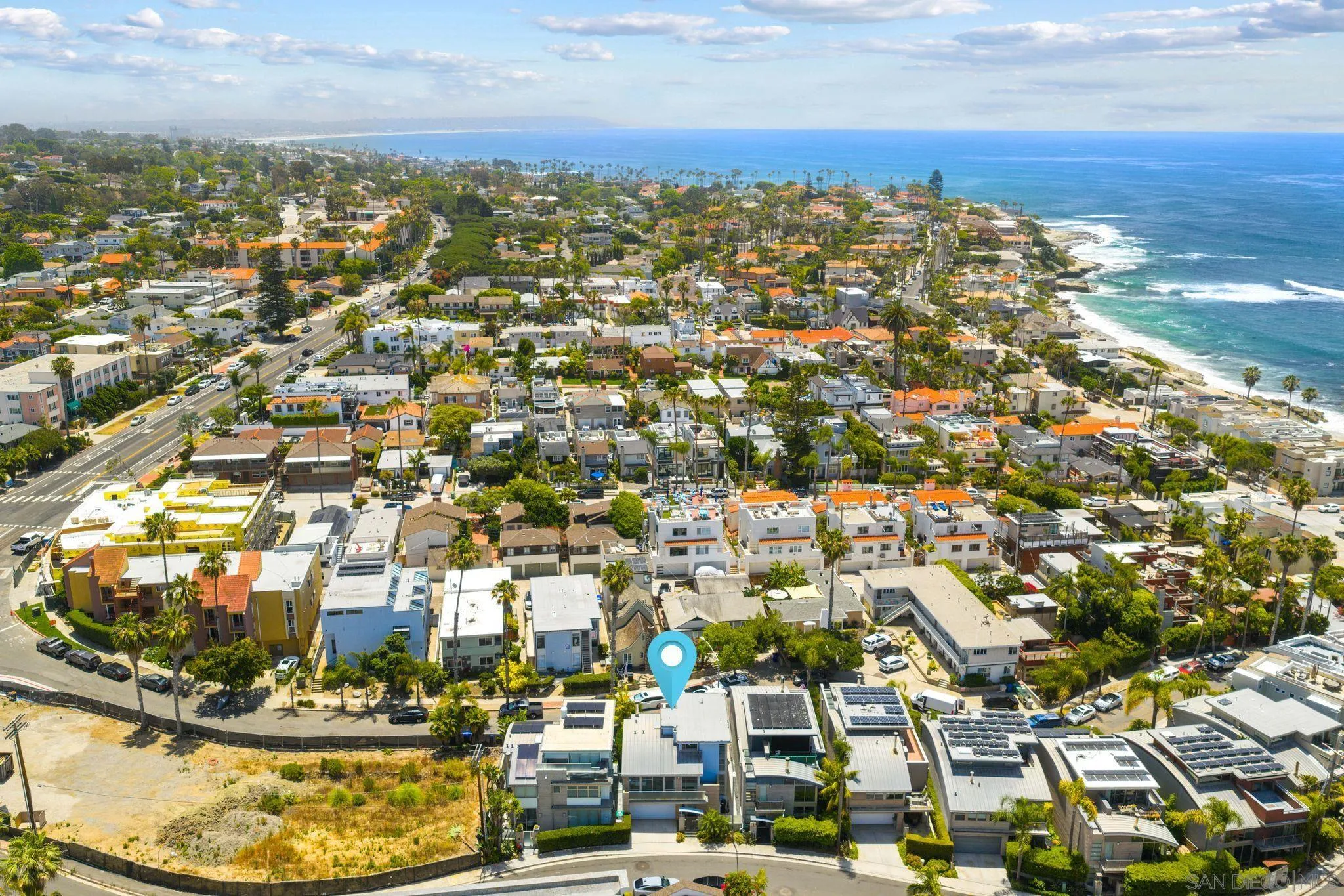 https://cdn.realtyfeed.com/cdn/127/260013557/db5b6b69ccdaf05e4b4679ff70d0c103.webp