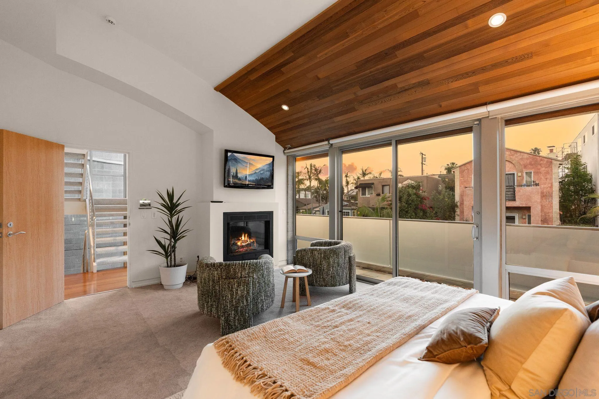 https://cdn.realtyfeed.com/cdn/127/260013557/defb4870b55c00494c91150582eeea90.webp