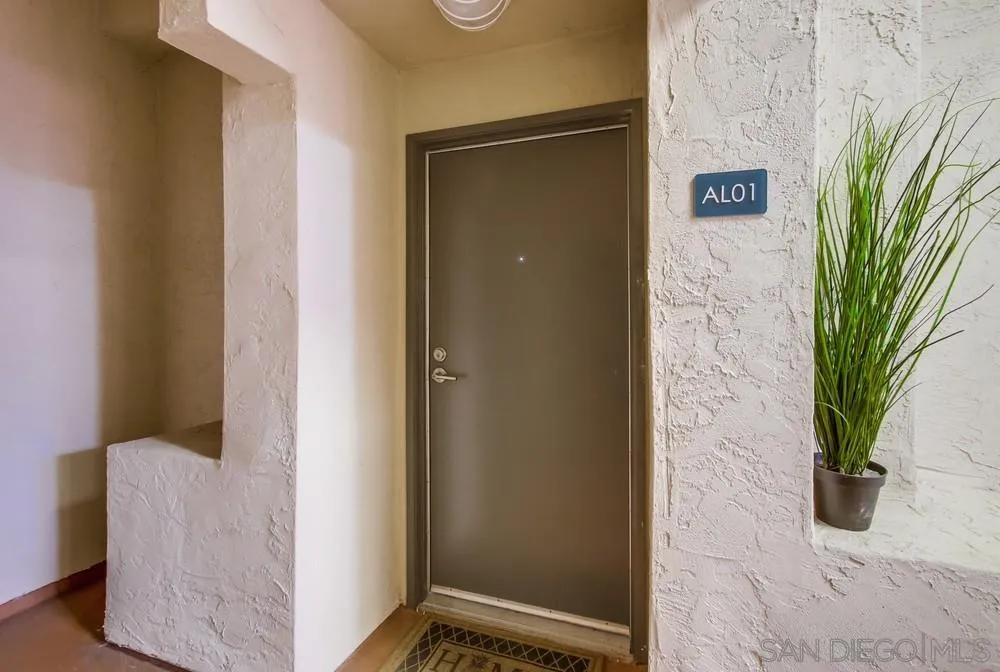 https://cdn.realtyfeed.com/cdn/127/260013560/989651eed4b6d5f19d563ff3ee362a8a.webp