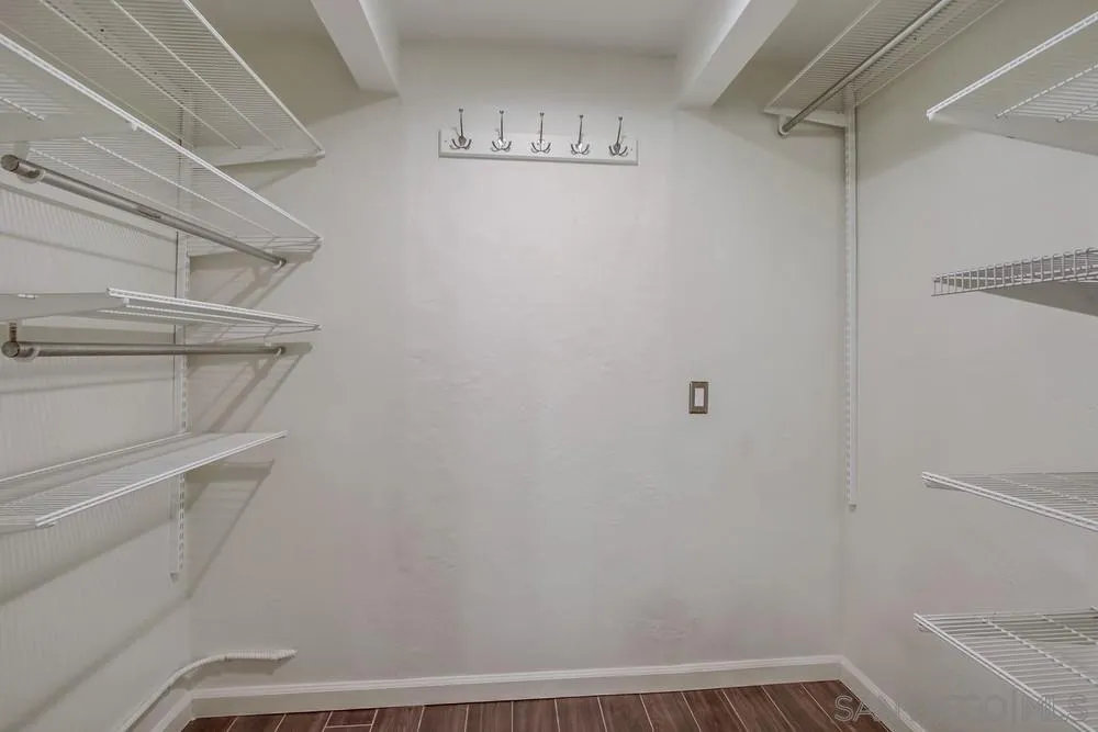 https://cdn.realtyfeed.com/cdn/127/260013560/9e277454771b60b3f6e0062c5edc966a.webp