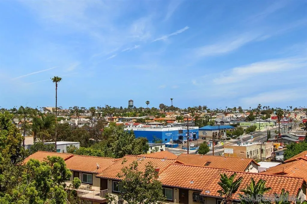 https://cdn.realtyfeed.com/cdn/127/260013560/ea25f678d4d30981884125e3d4889b11.webp