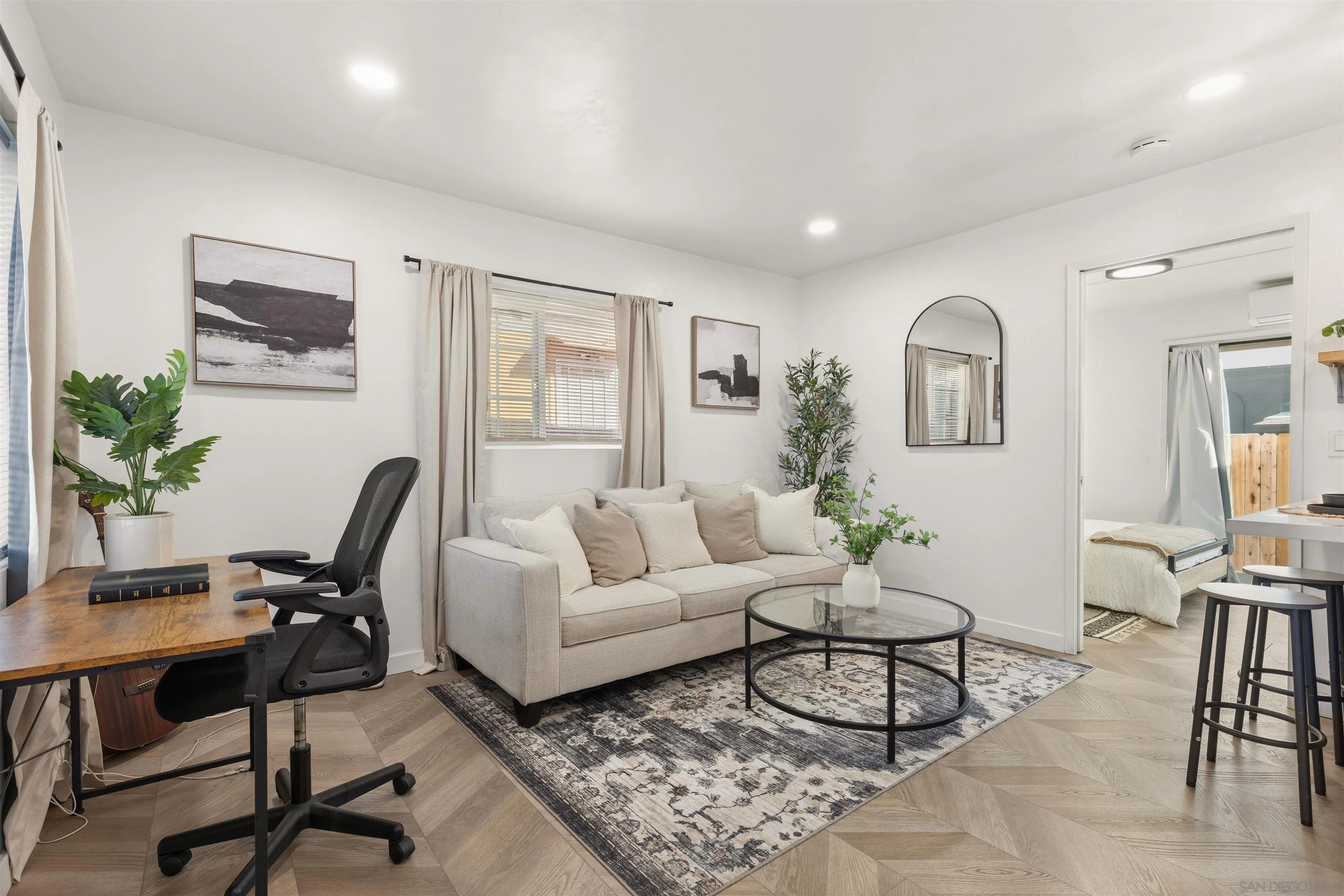 https://cdn.realtyfeed.com/cdn/127/260013562/d910cb425359a46214d29736de0f812e.webp