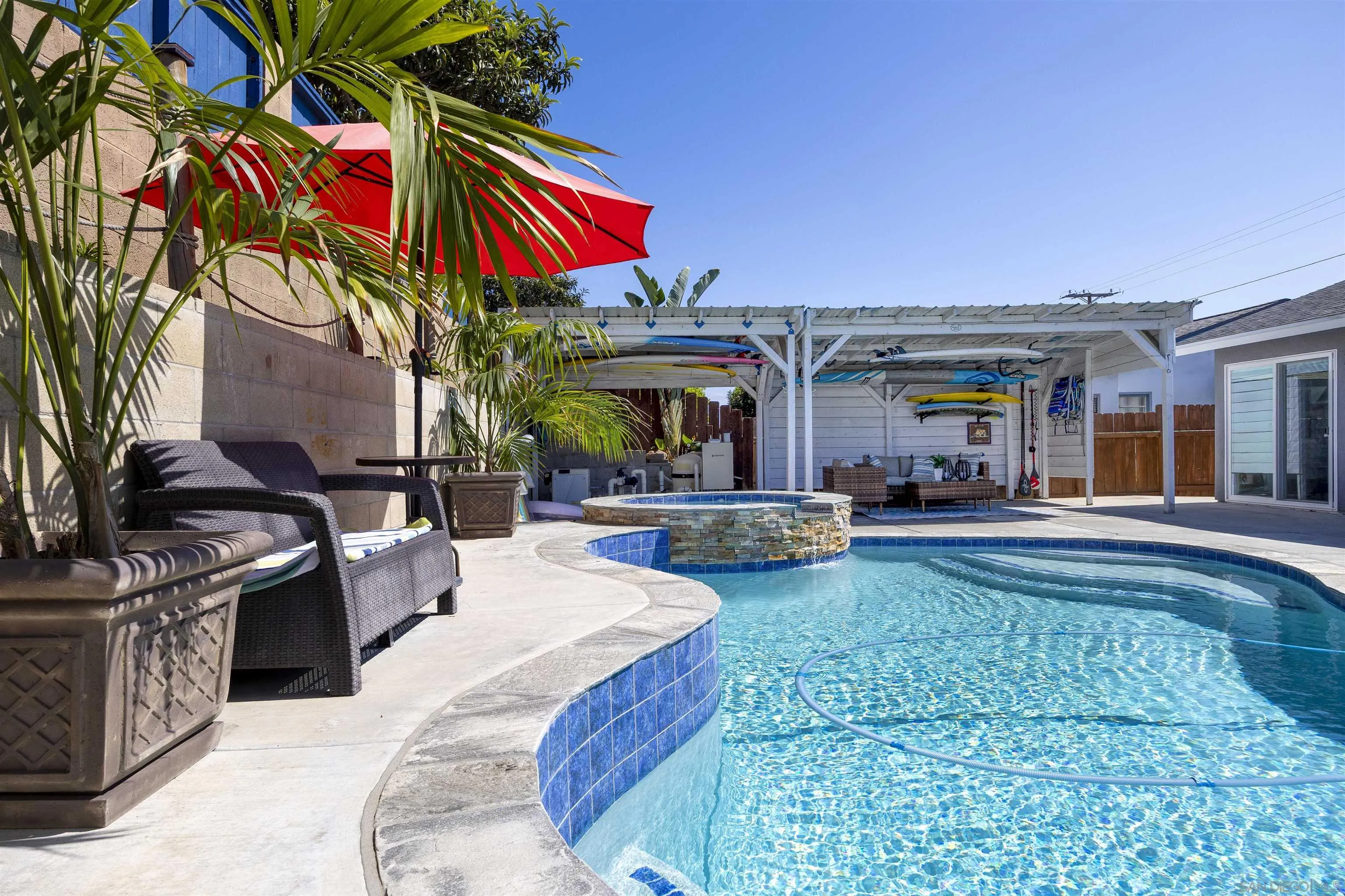 https://cdn.realtyfeed.com/cdn/127/260013564/65d3c102f6bb3e331f2a732d66e82e4d.webp