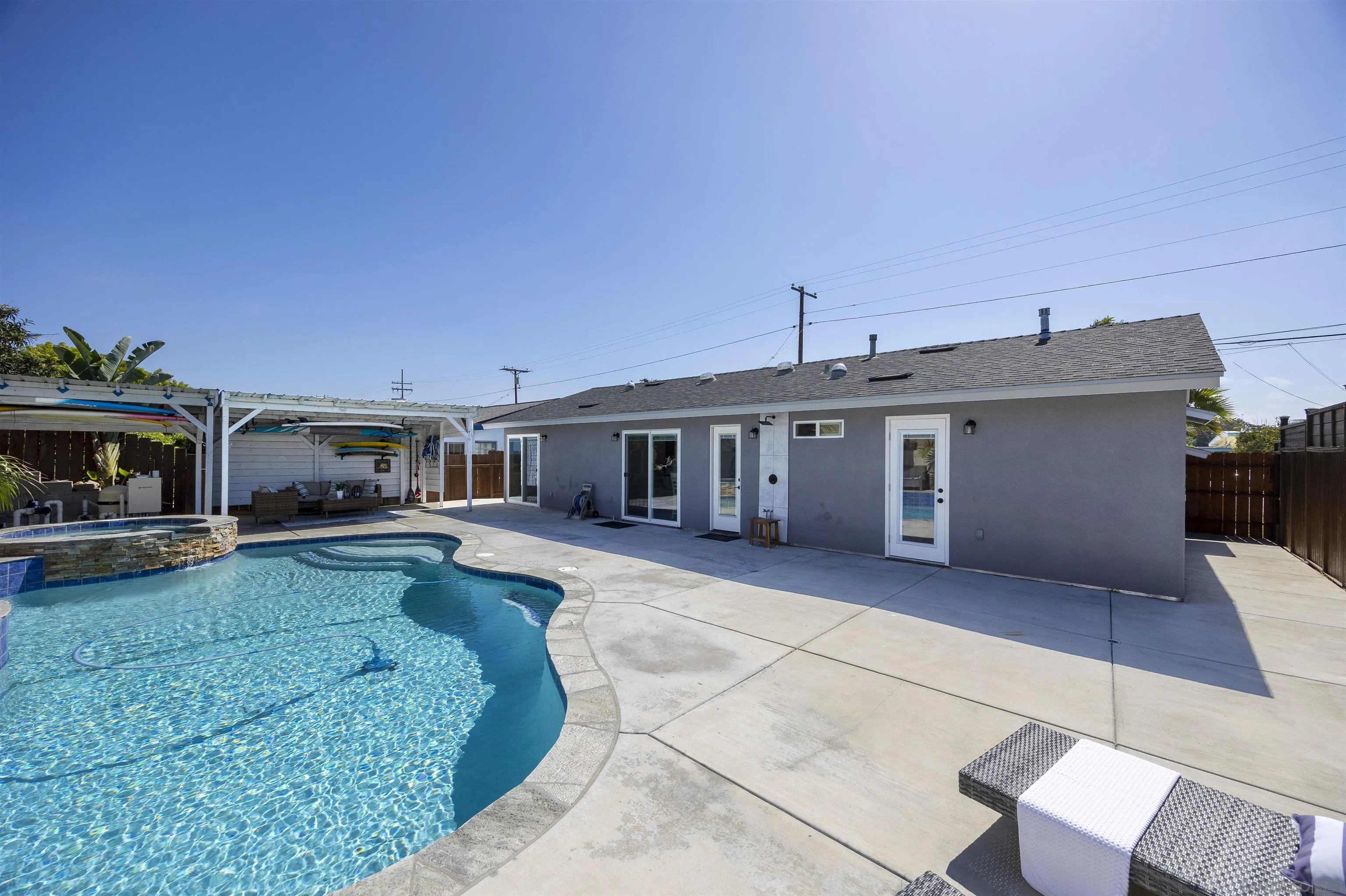https://cdn.realtyfeed.com/cdn/127/260013564/a4121cb7ac6918f426d12b964aa46151.webp