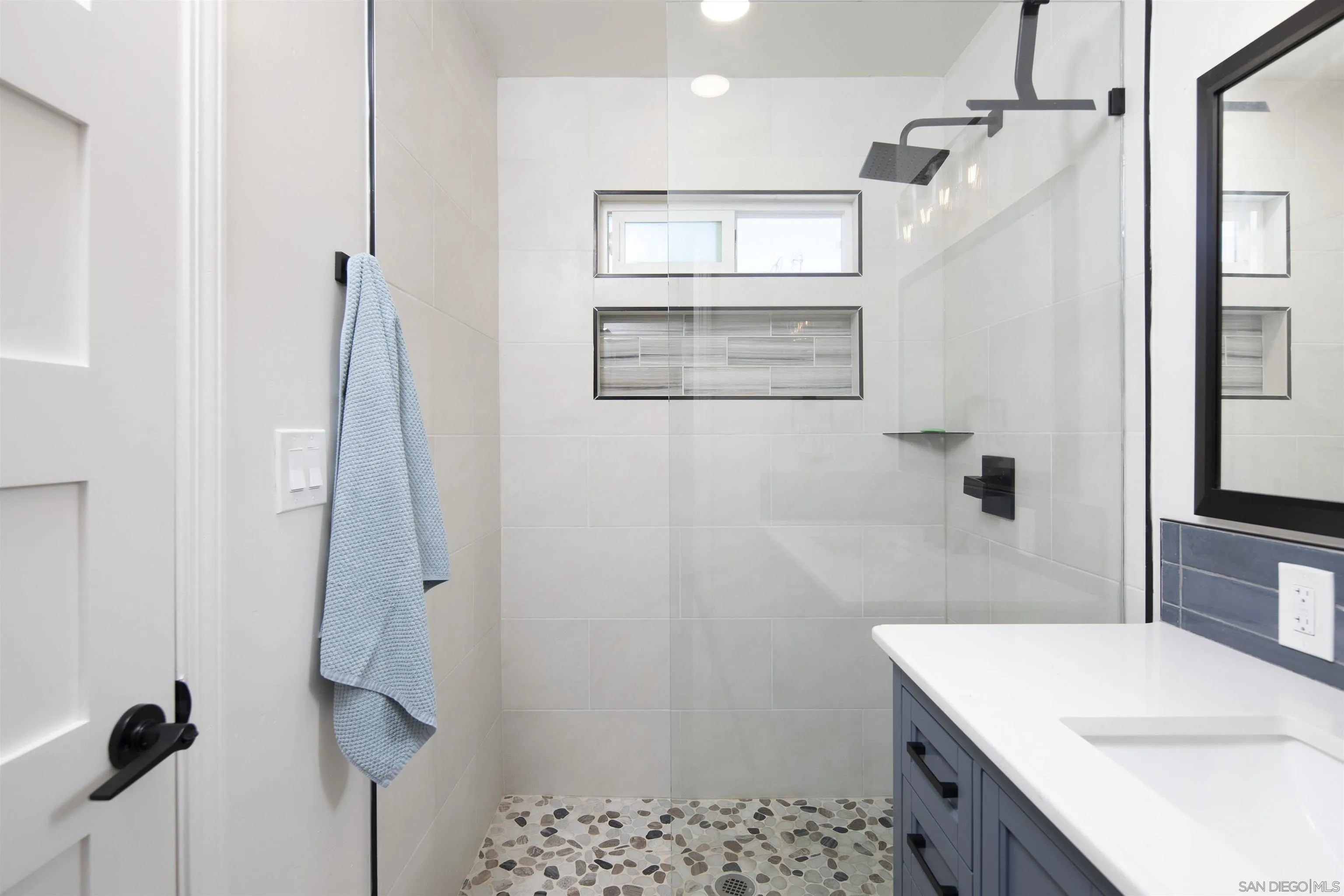 https://cdn.realtyfeed.com/cdn/127/260013564/b0f3b9669164999dddb93658cac320f6.webp