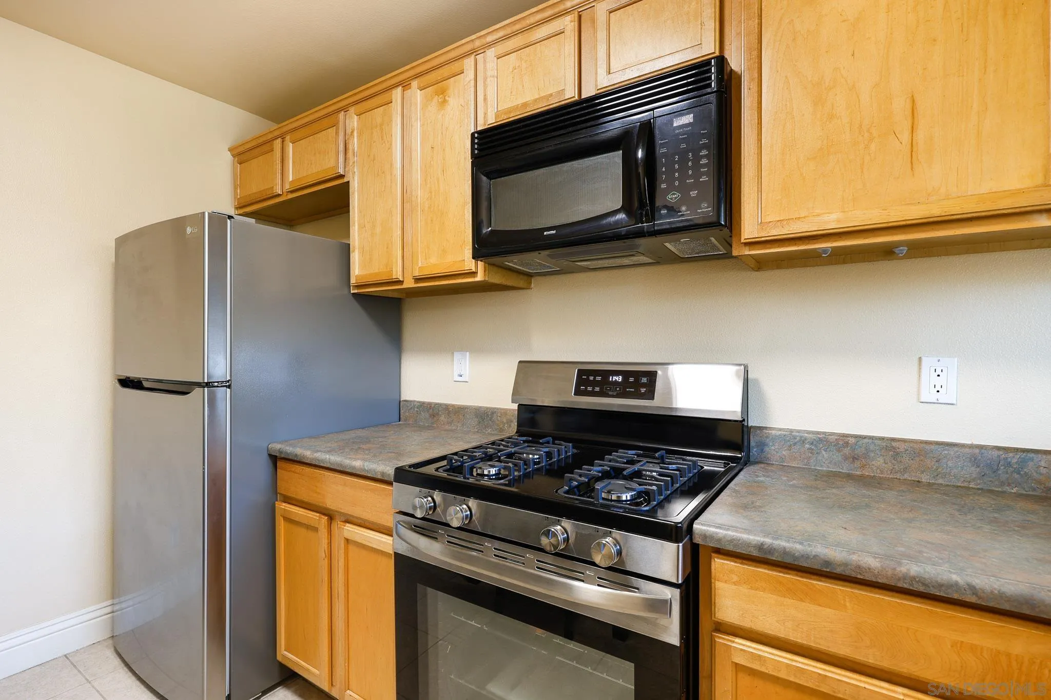 Photo #12: 260013565 Listing: Photo #12