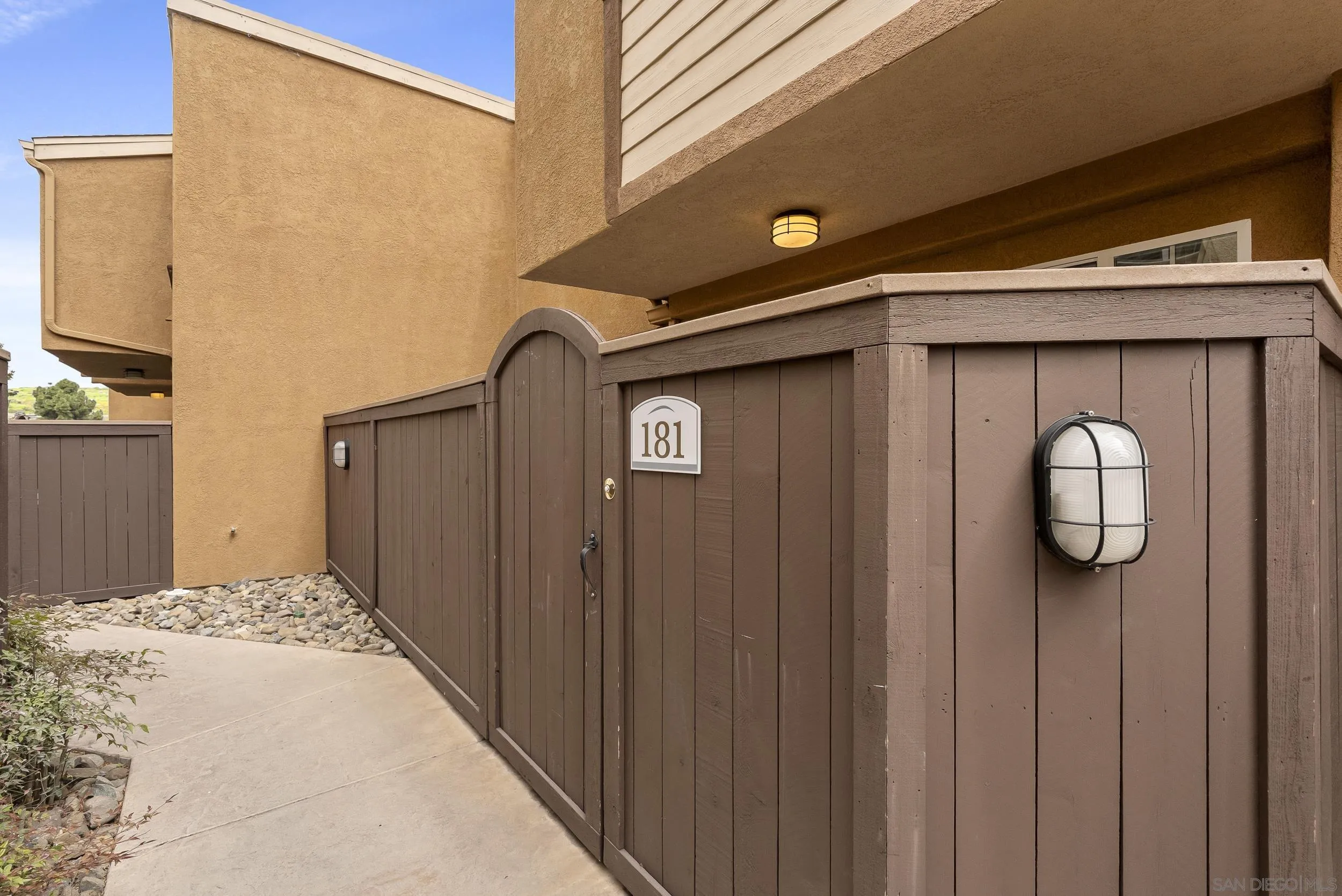 Photo #3: 260013567 Listing: Photo #3