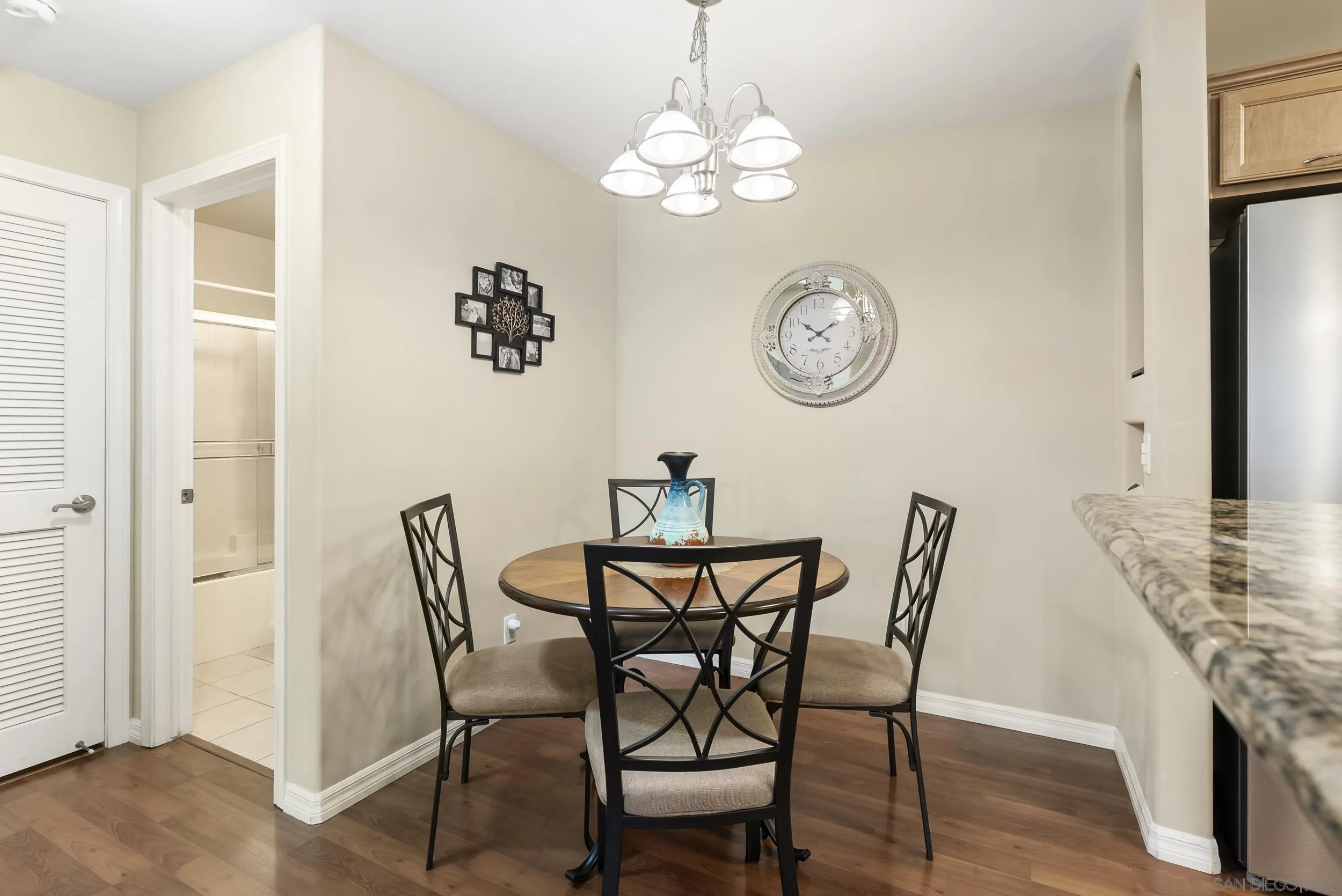 Photo #12: 260013567 Listing: Photo #12