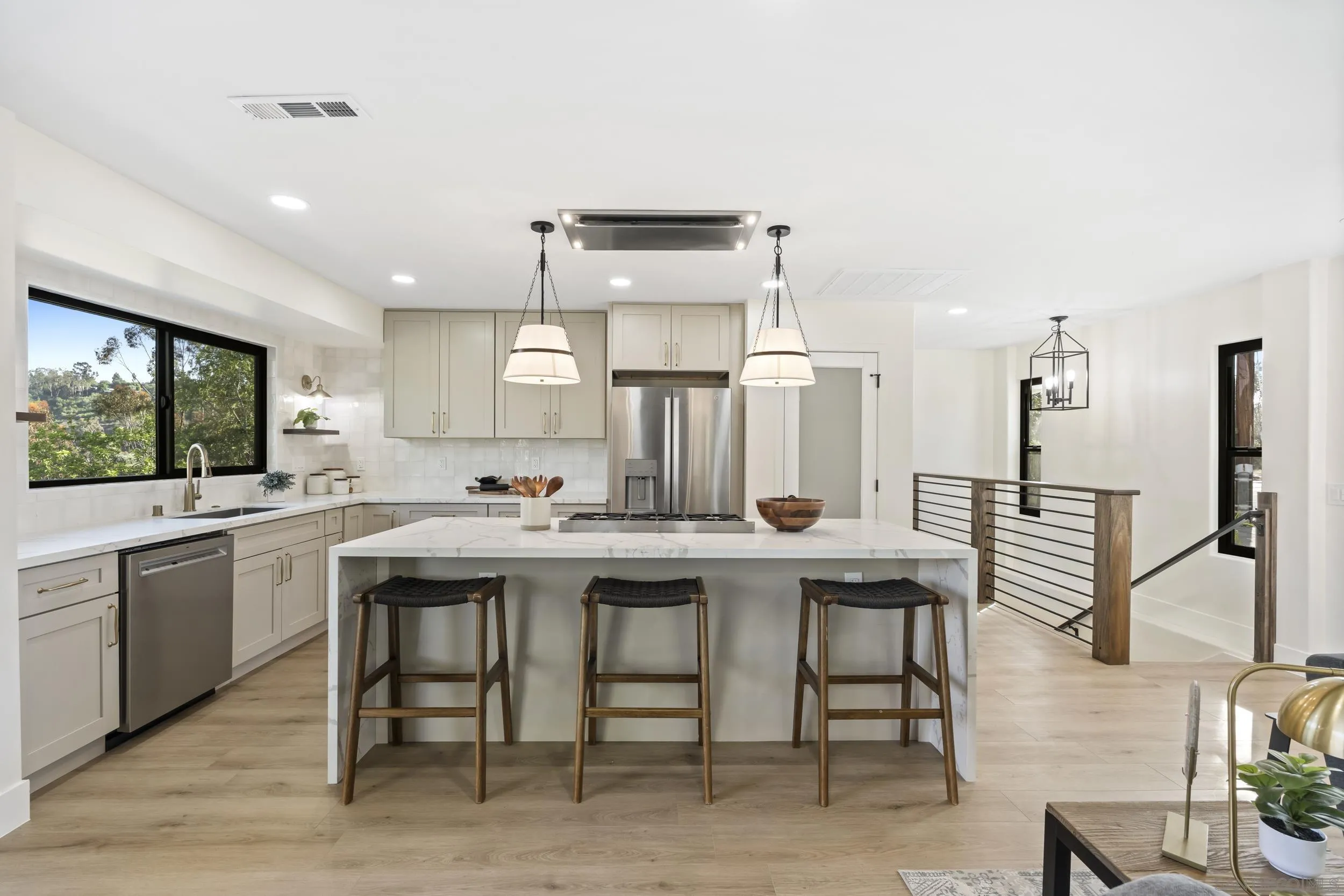 https://cdn.realtyfeed.com/cdn/127/260013568/2916f49c5d986c12ae6c18295b2158c9.webp