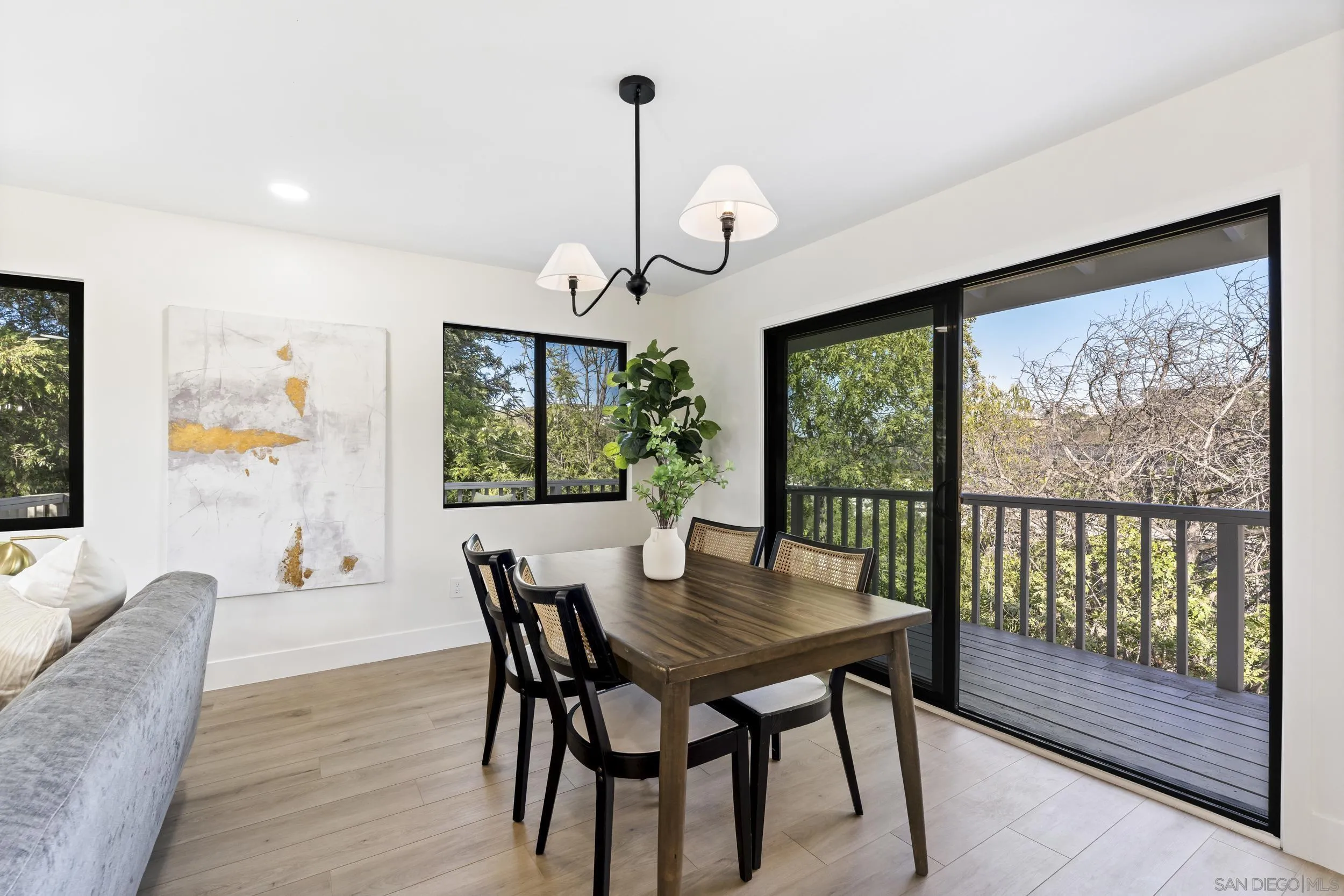 https://cdn.realtyfeed.com/cdn/127/260013568/4c8bd5c0b0fdeee1926c2f3675097083.webp