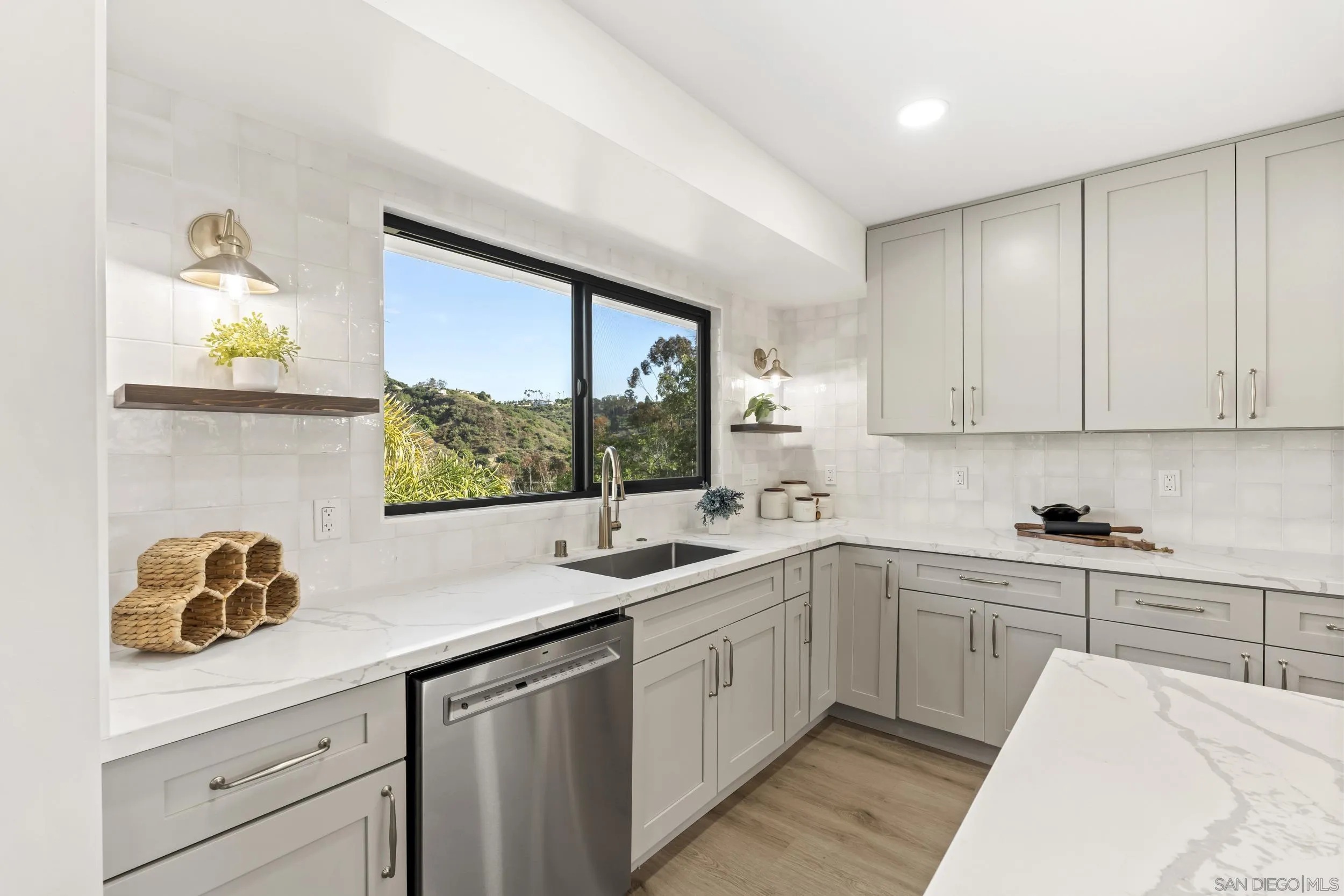 https://cdn.realtyfeed.com/cdn/127/260013568/65acadd4debe97789cbbee65b62470ca.webp