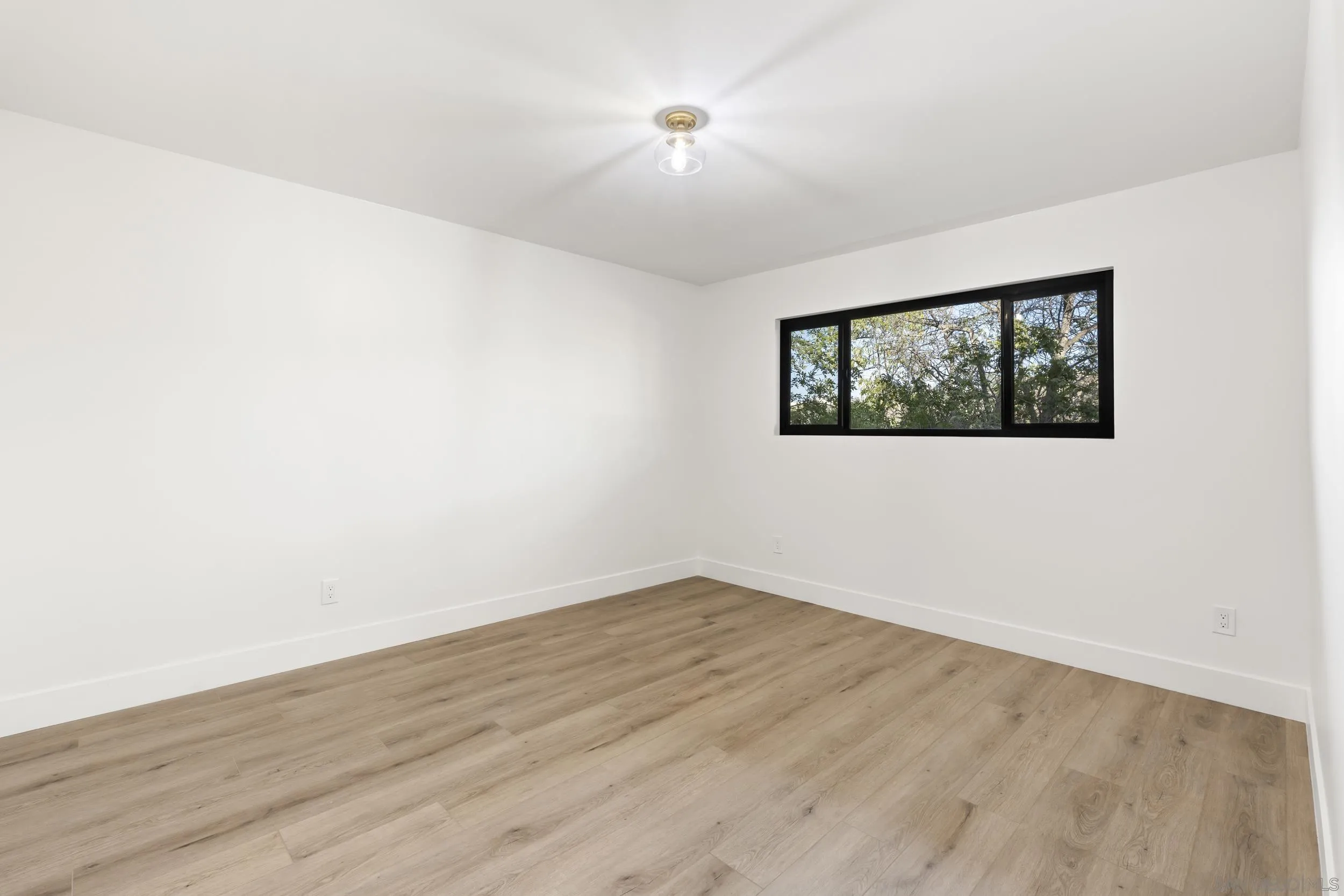 https://cdn.realtyfeed.com/cdn/127/260013568/6e7a1e45f91ff4e8e03172dbb30da47c.webp