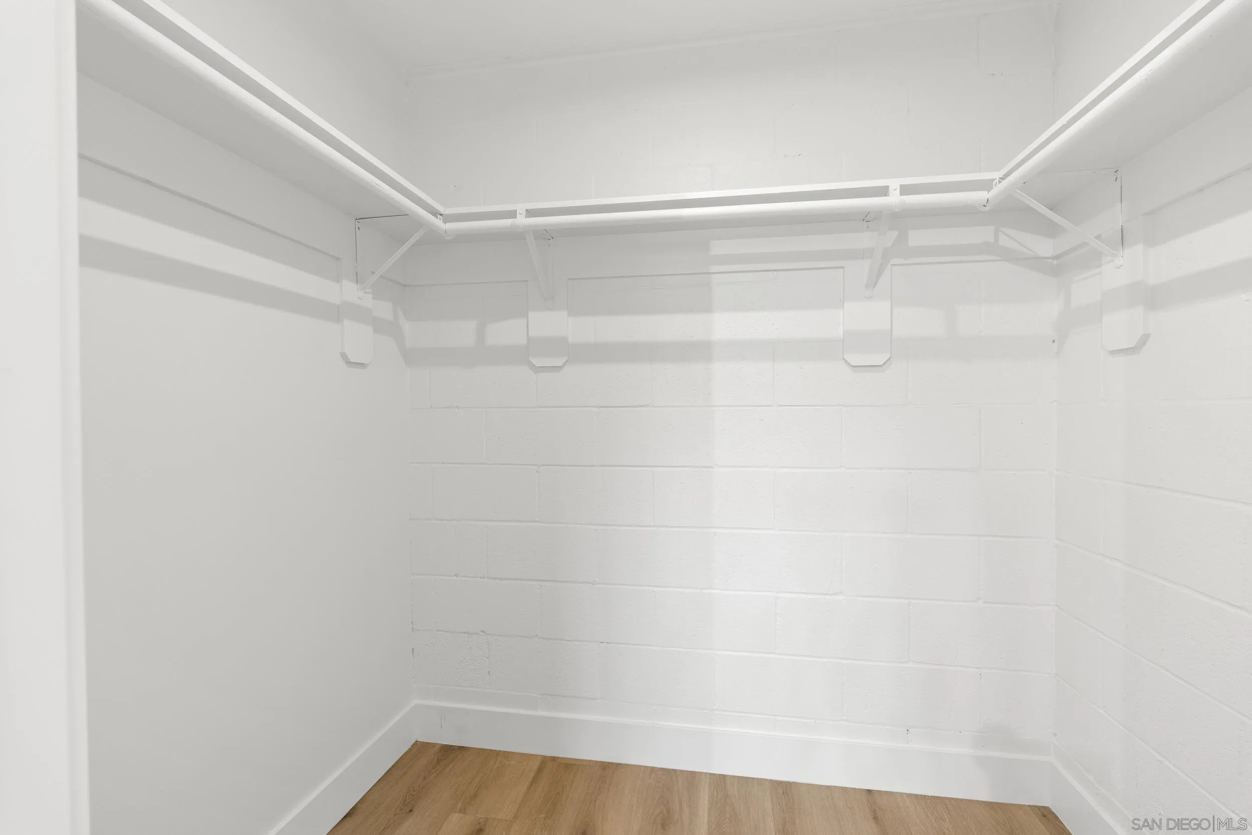 https://cdn.realtyfeed.com/cdn/127/260013568/7256f84950e441c7415cd80d4283ef68.webp