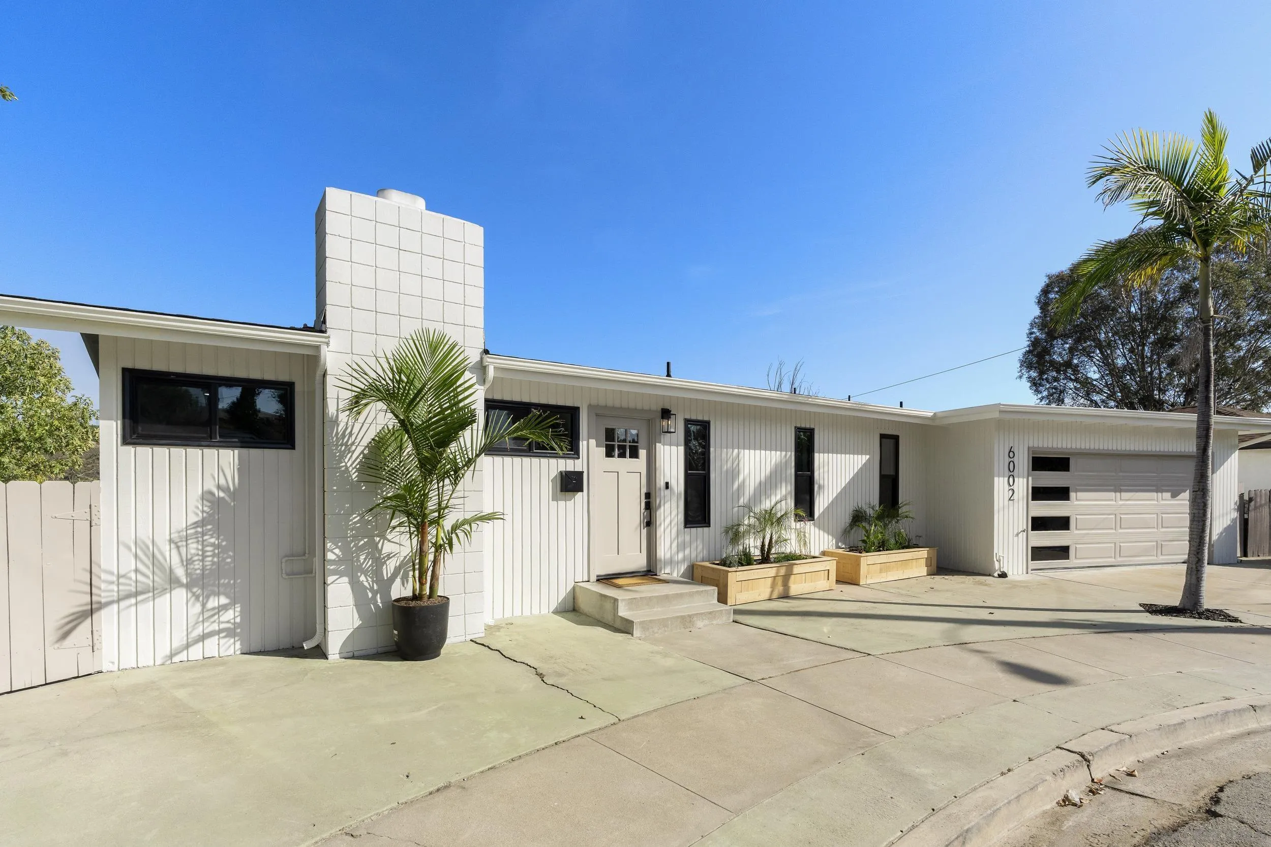 https://cdn.realtyfeed.com/cdn/127/260013568/7832cbb33c47ec1cef8bd0715a86ffac.webp