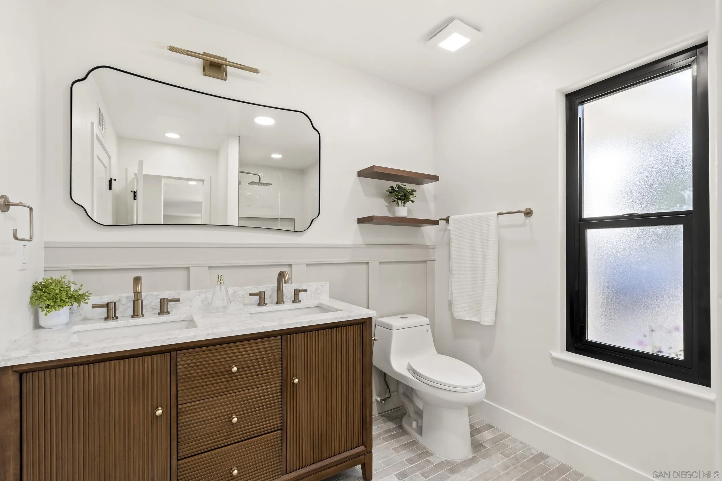 https://cdn.realtyfeed.com/cdn/127/260013568/7ff921c2975017d0d89a092beac4e06b.webp