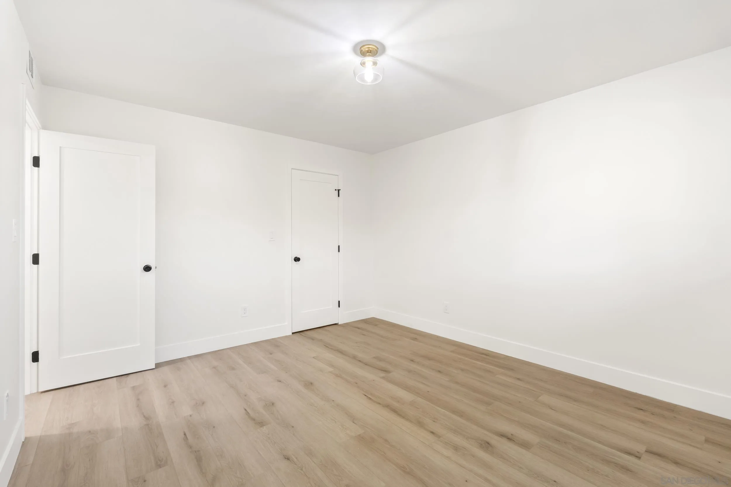 https://cdn.realtyfeed.com/cdn/127/260013568/8d305dcd911572117ccf0c86f2e4fdd8.webp