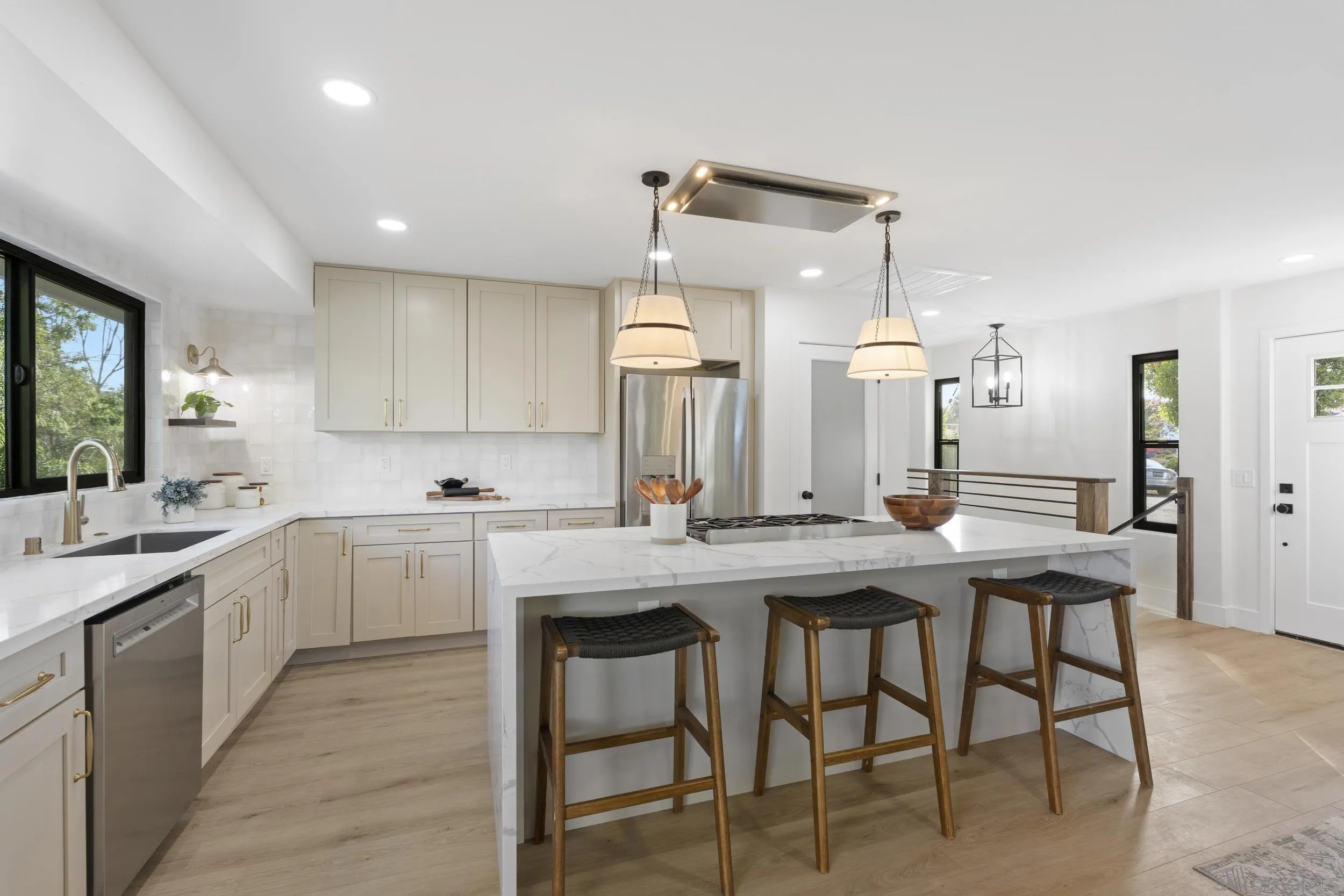 https://cdn.realtyfeed.com/cdn/127/260013568/d82484530214ab4a33a8be1cf7d31c88.webp
