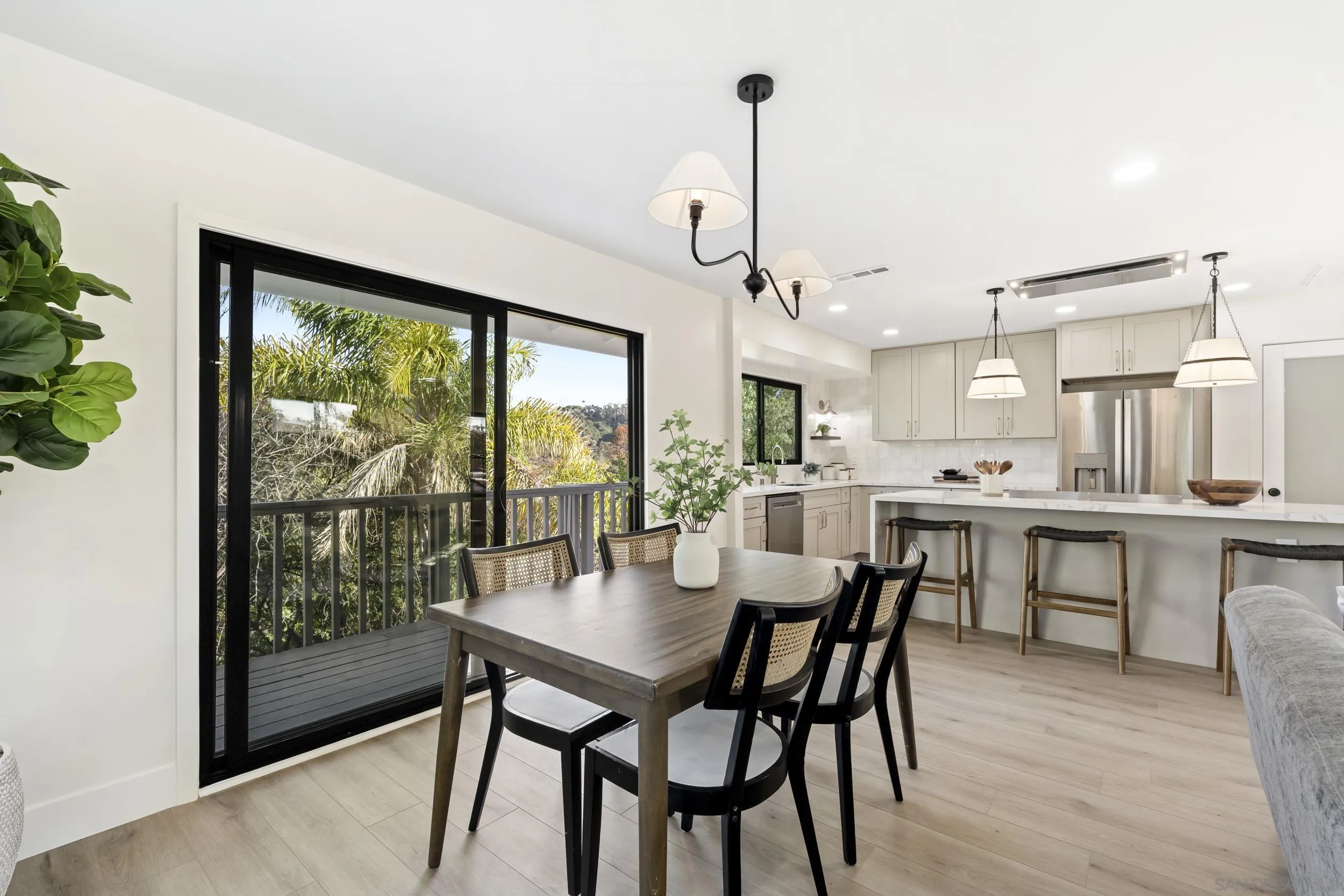 https://cdn.realtyfeed.com/cdn/127/260013568/e3cd23b385c46bad4ca43cc03cc2c7e4.webp