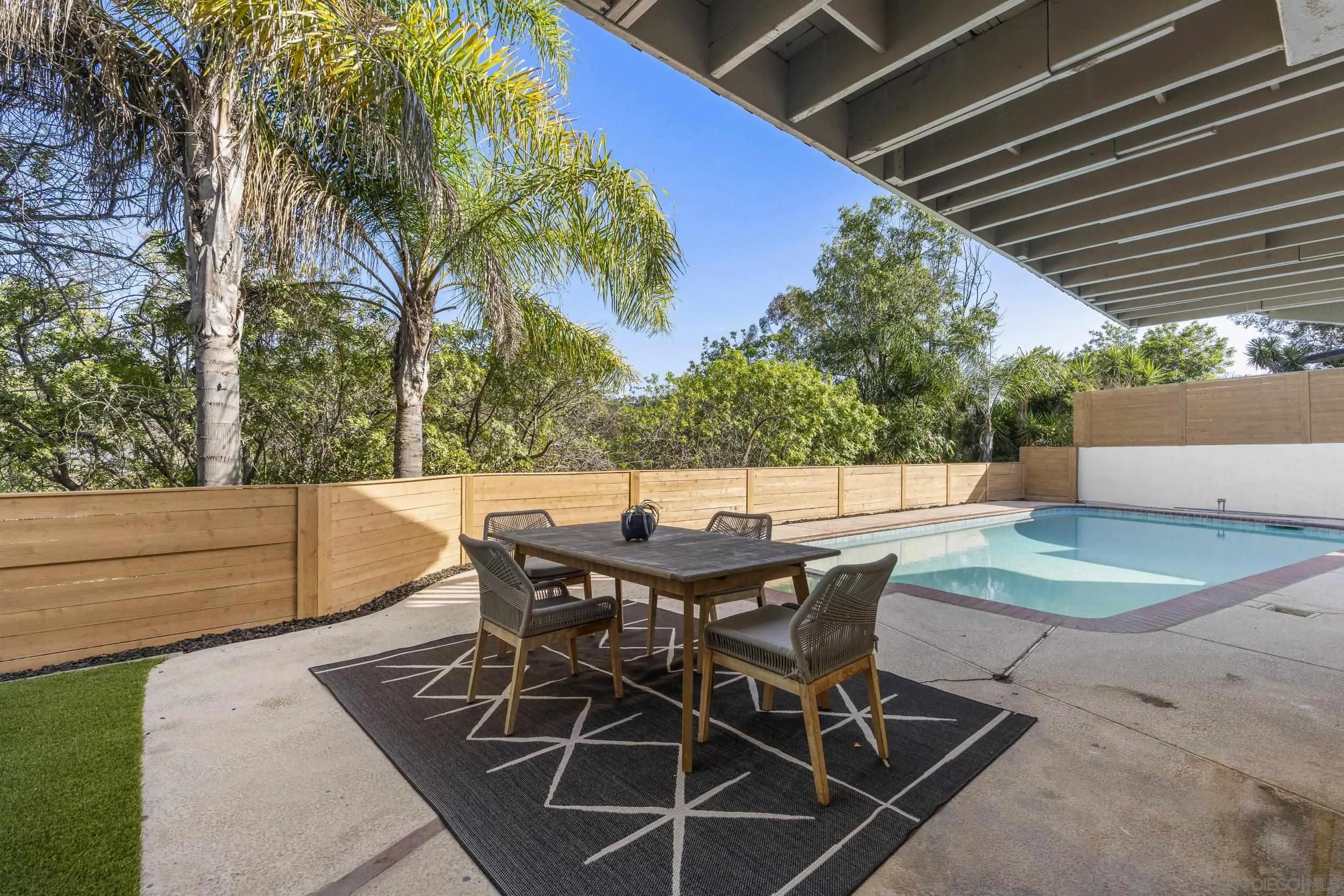 https://cdn.realtyfeed.com/cdn/127/260013568/f35873c3545c249c0ea9a1b459dc647c.webp