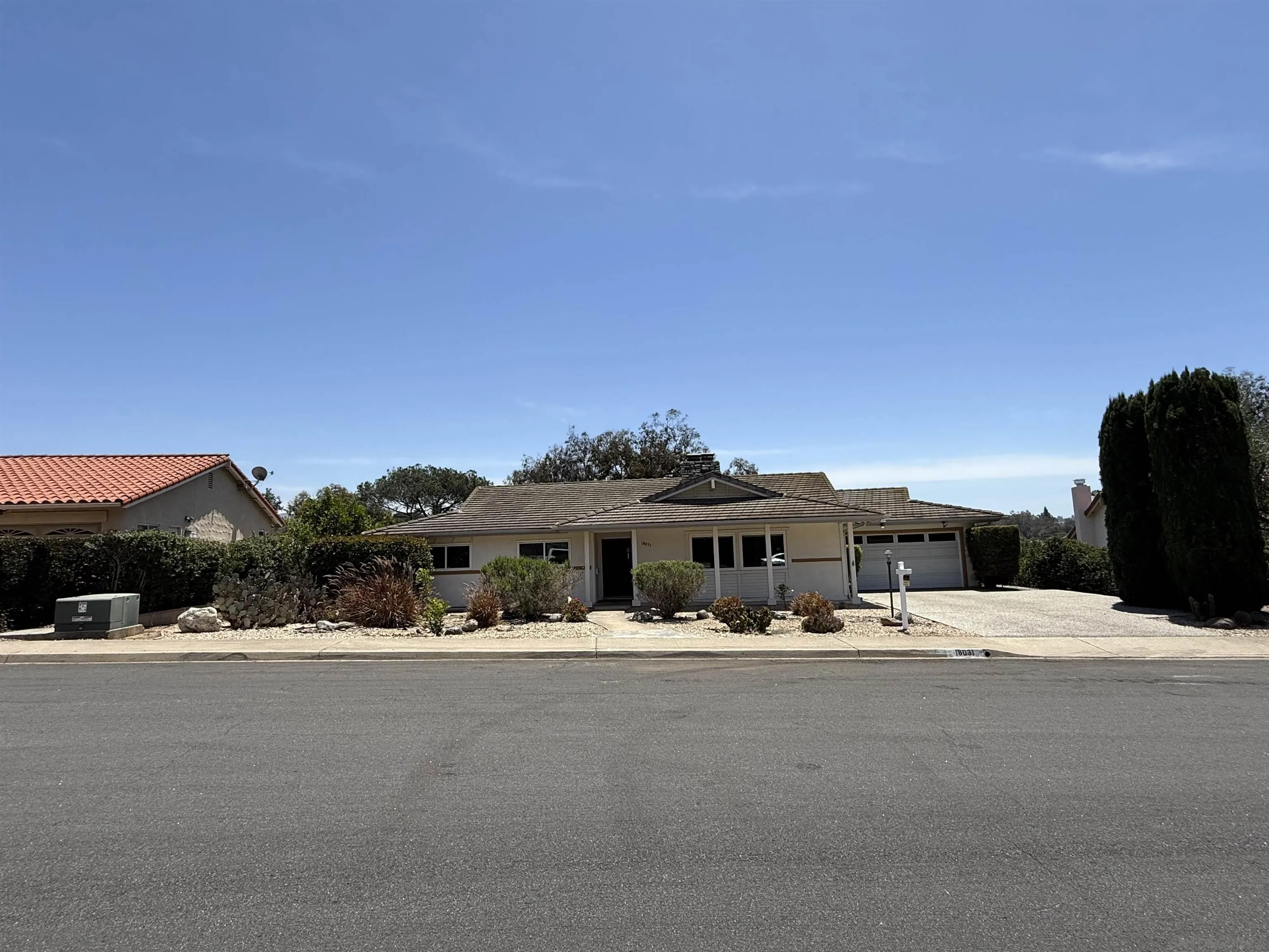 https://cdn.realtyfeed.com/cdn/127/260013569/7ca720dccf95ff7a8435542e0f749752.webp
