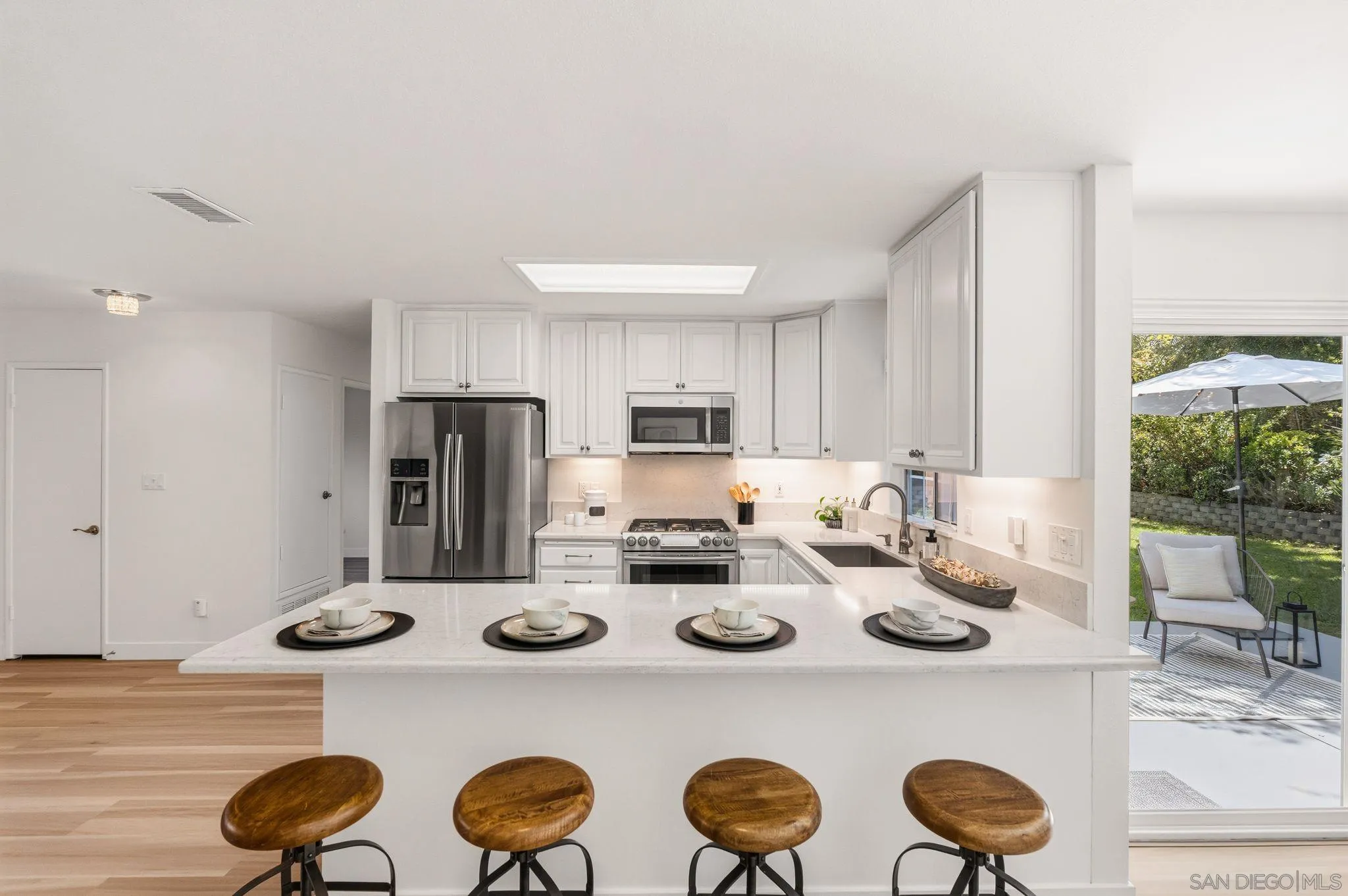 https://cdn.realtyfeed.com/cdn/127/260013571/d6b79916bafa8549736c864b9bbc758c.webp